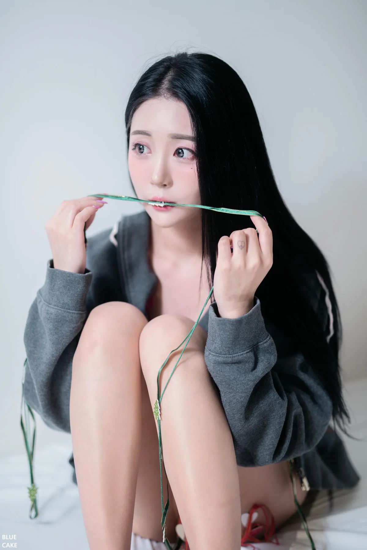 BLUECAKE No.010 Bomi & Lover爆乳黑丝香肩美腿 - 125