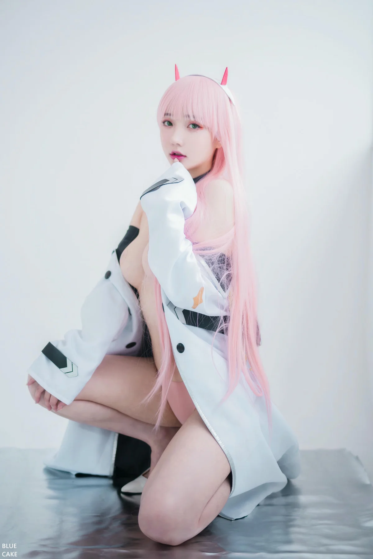 BLUECAKE No.053 Son Ye性感兔女郎网袜 - 81