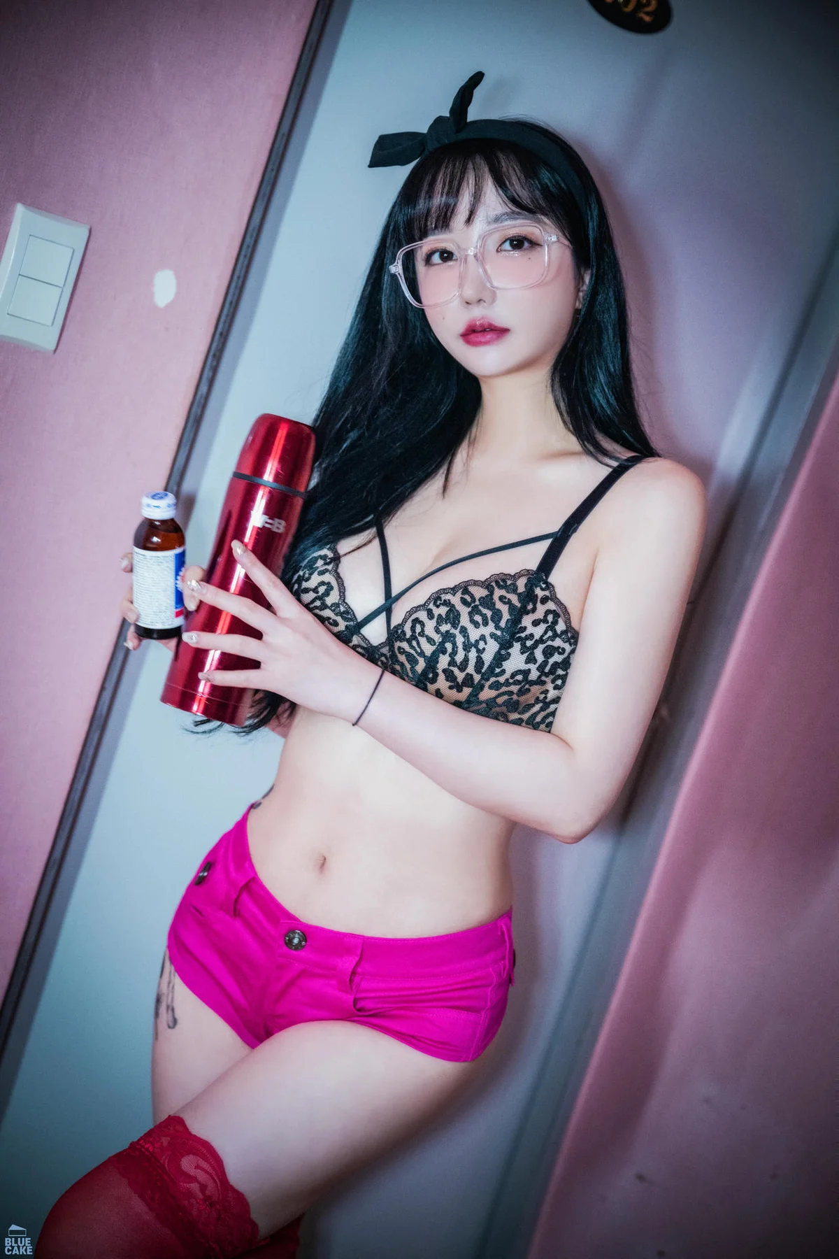 BLUECAKE No.089  YeEun眼镜美女爆乳短裙 - 43