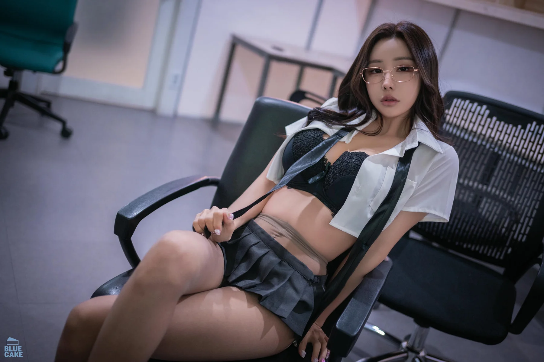 BLUECAKE No.099 YeonYu办公ol丝袜黑丝 - 15