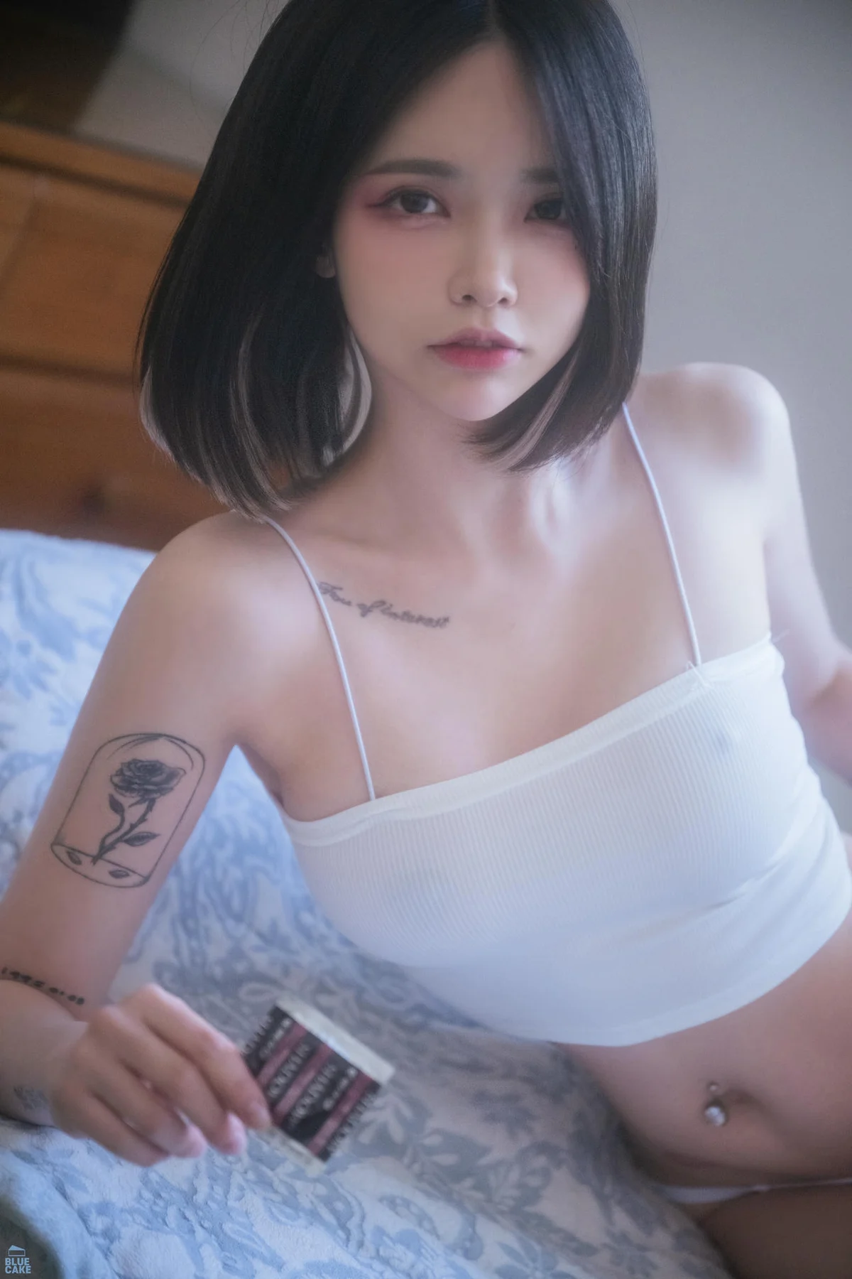BLUECAKE No.143 Hikari抹胸短发美女 - 48