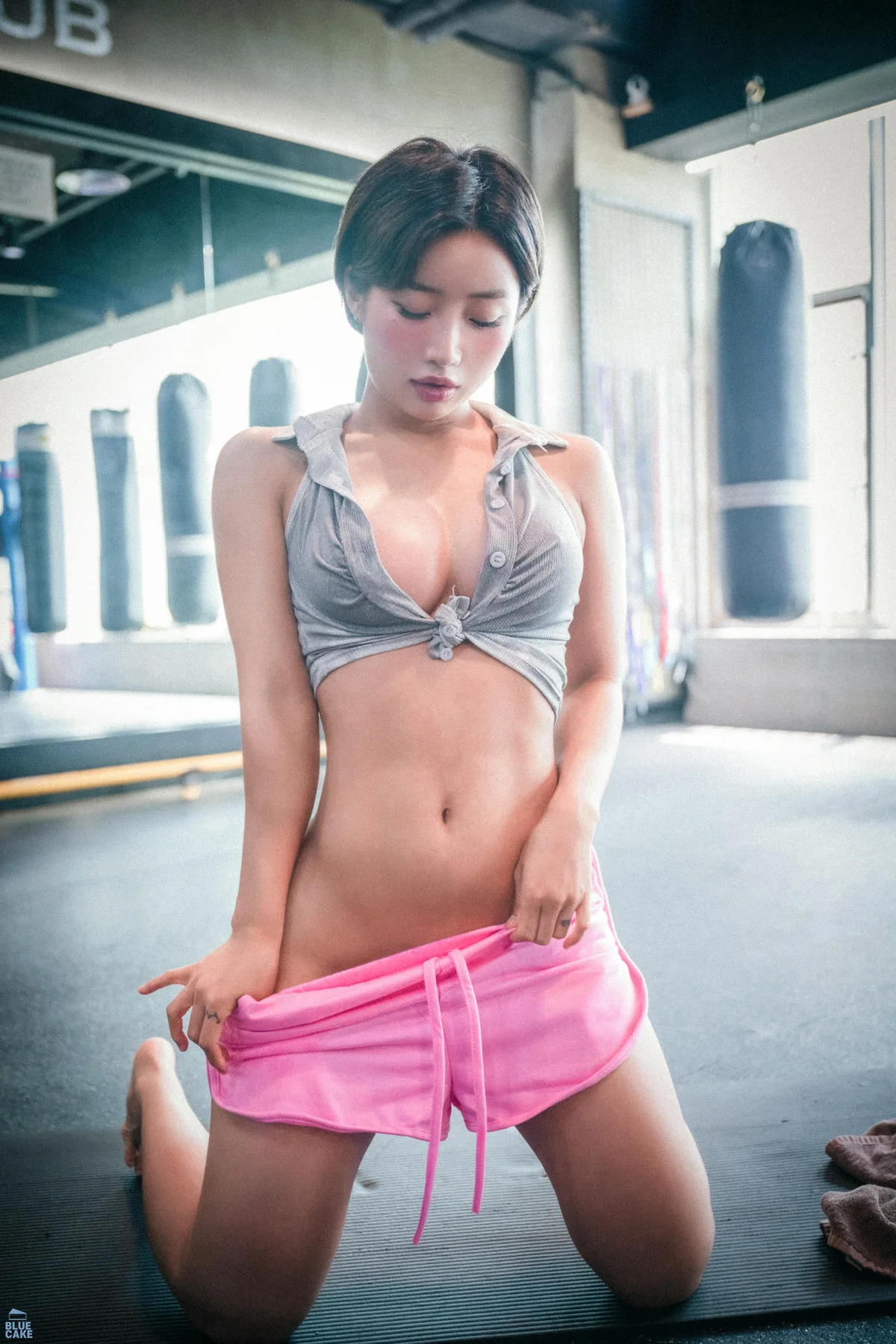 BLUECAKE No.147 Booty Queen粉色健身短裤 - 20