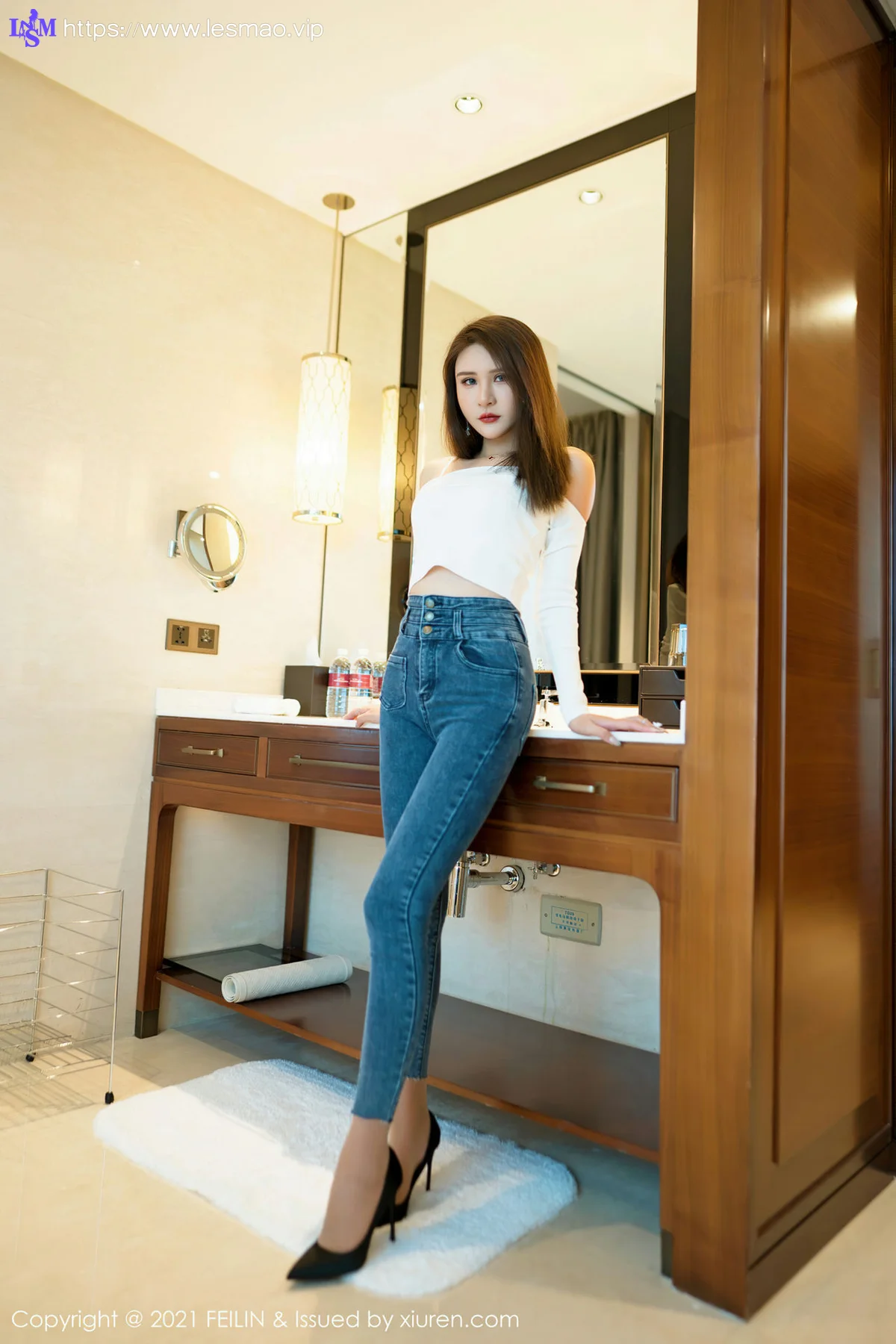 FeiLin 嗲囡囡 Vol.389  朦胧丝袜 Emily顾奈奈 性感写真 - 1