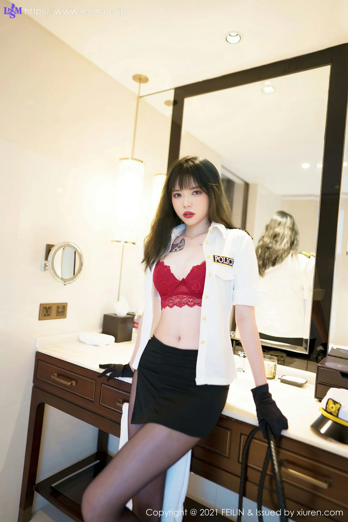 FeiLin 嗲囡囡 Vol.399 情趣警花制服与清纯格子裙 Arude薇薇 性感写真 - 19
