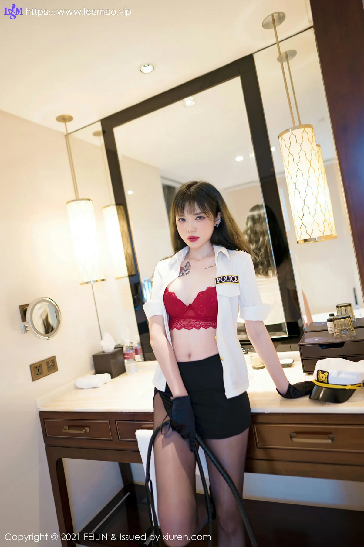 FeiLin 嗲囡囡 Vol.399 情趣警花制服与清纯格子裙 Arude薇薇 性感写真 - 20