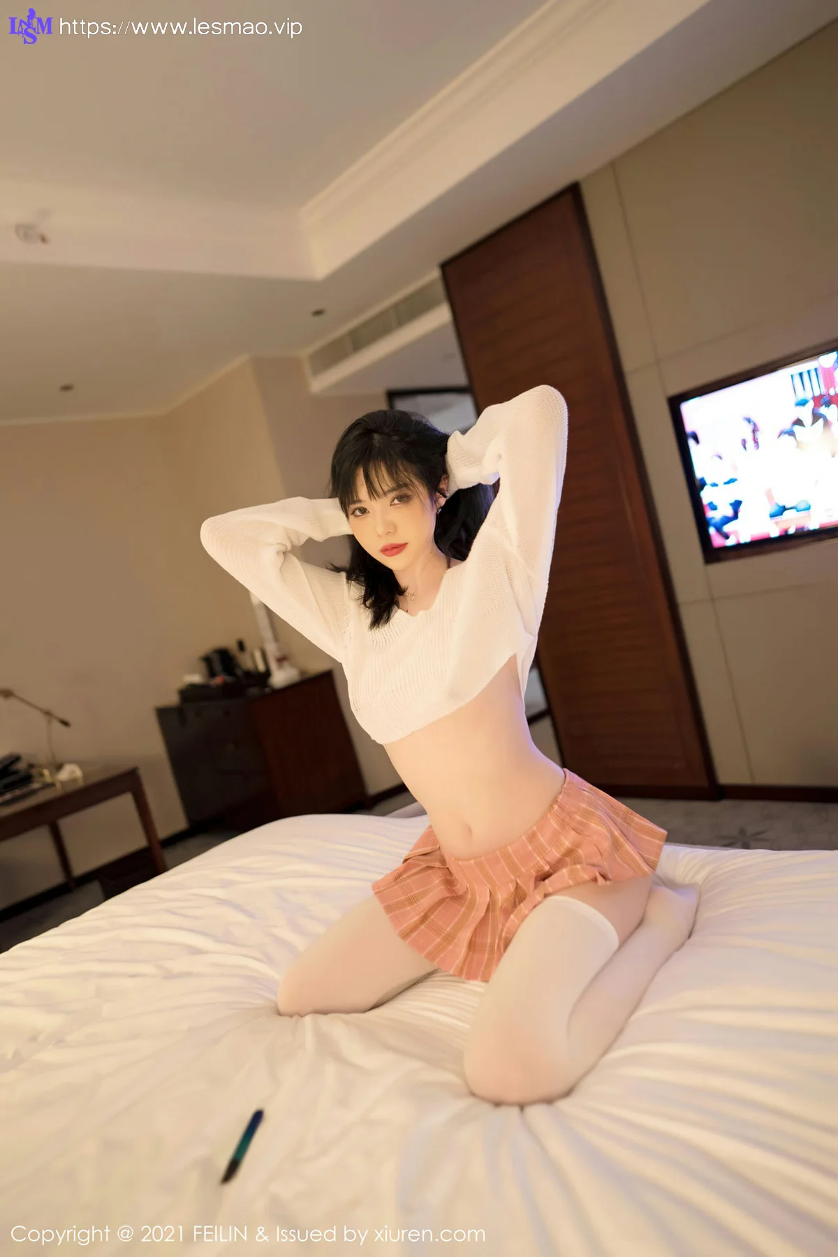 FeiLin 嗲囡囡 Vol.399 情趣警花制服与清纯格子裙 Arude薇薇 性感写真 - 35