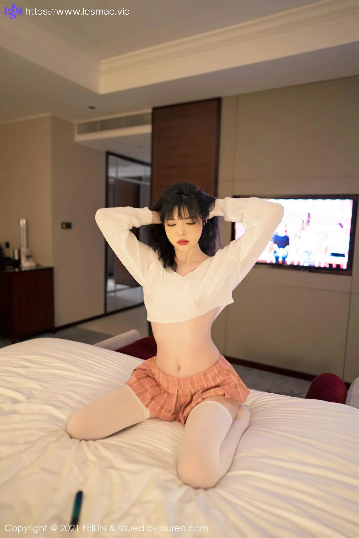 FeiLin 嗲囡囡 Vol.399 情趣警花制服与清纯格子裙 Arude薇薇 性感写真 - 37