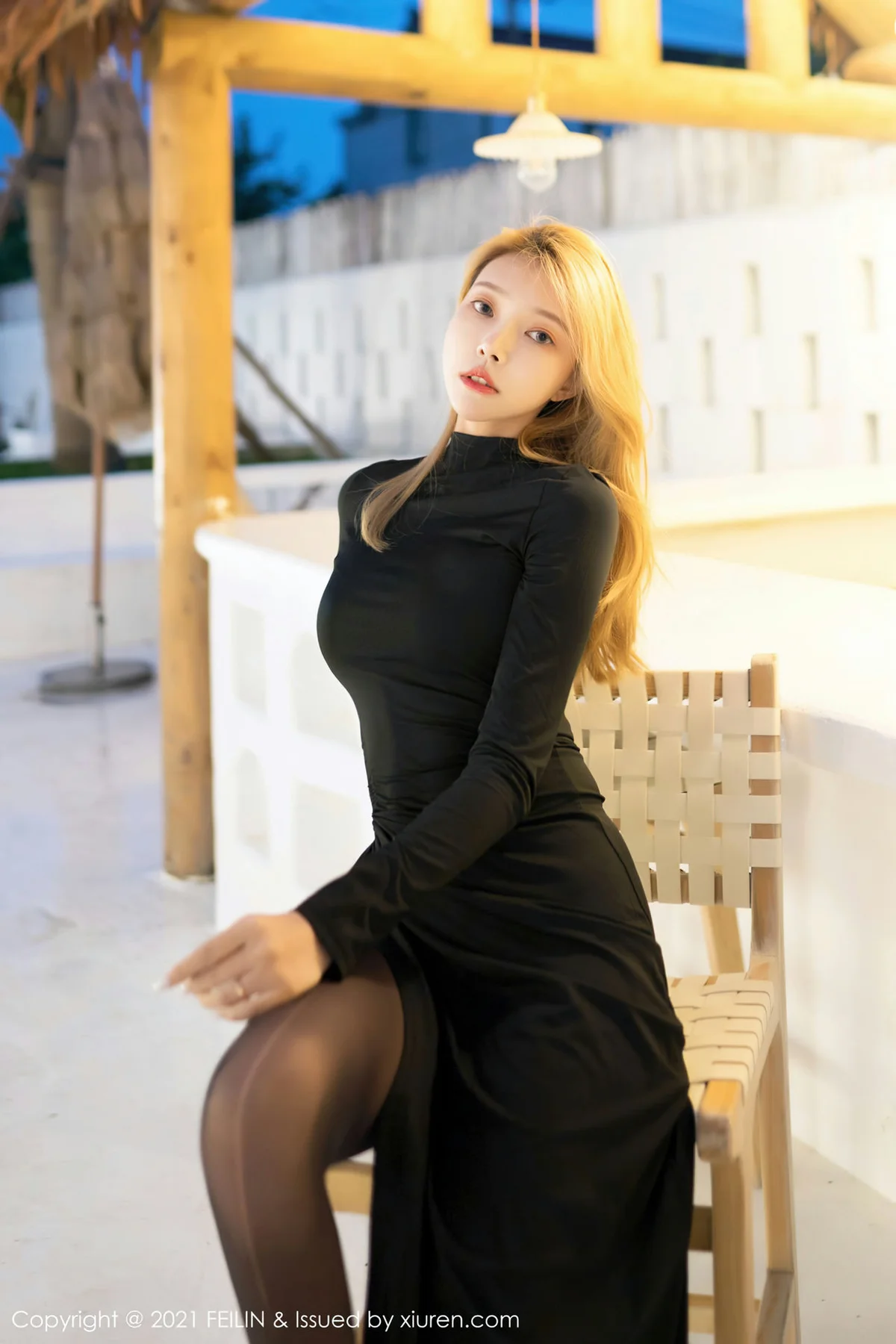 FeiLin 嗲囡囡 Vol.415 黑礼裙与魅惑黑丝 冯木木LRIS 性感写真 - 21