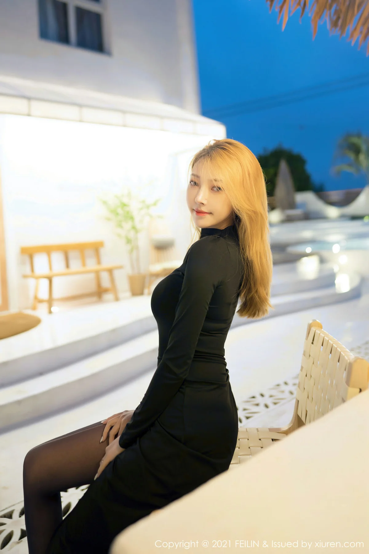 FeiLin 嗲囡囡 Vol.415 黑礼裙与魅惑黑丝 冯木木LRIS 性感写真 - 26