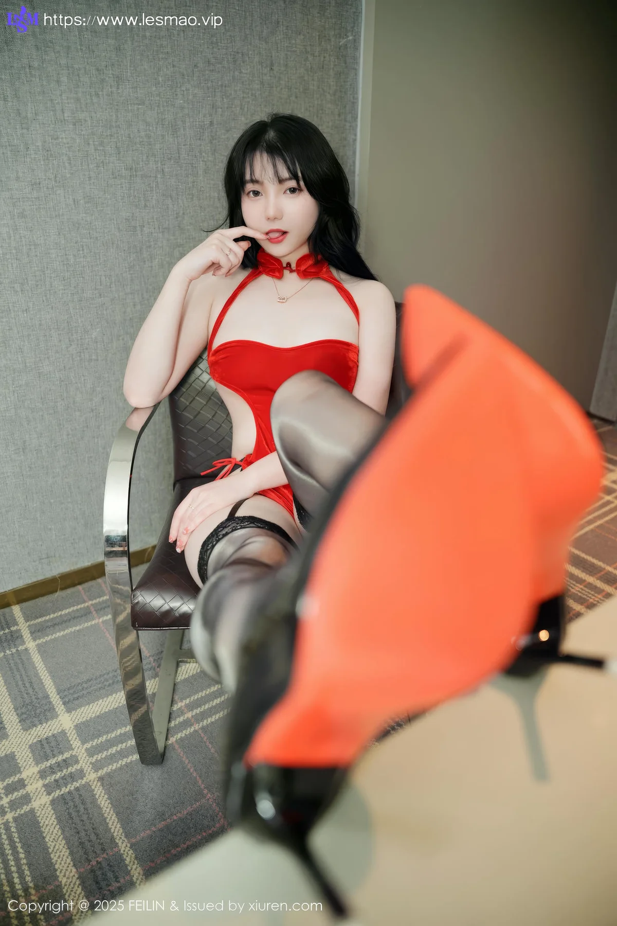 FeiLin 嗲囡囡 Vol.505  软情 玉体黑丝红色紧身衣 - 25