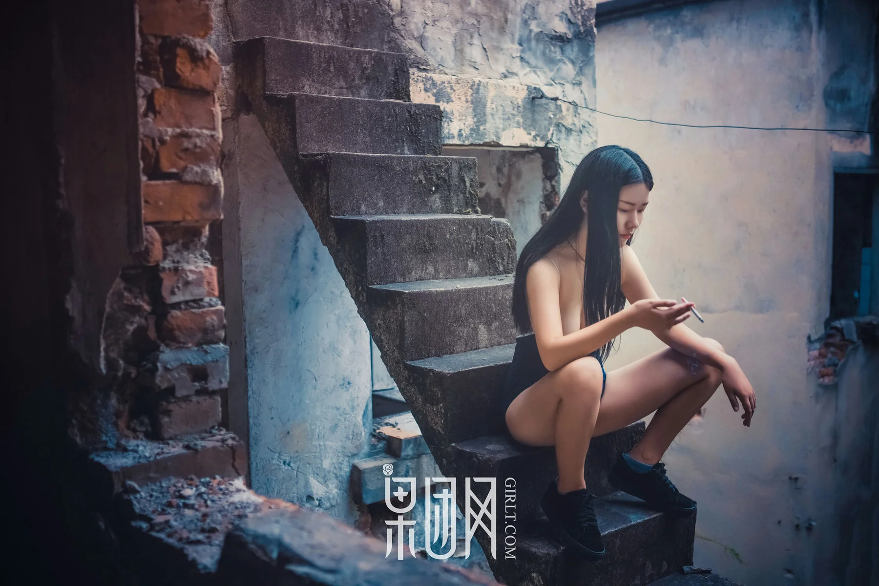 GIRLT 果团网 No.089 老房子的连体衣美女_独眼大脸猫 - 23
