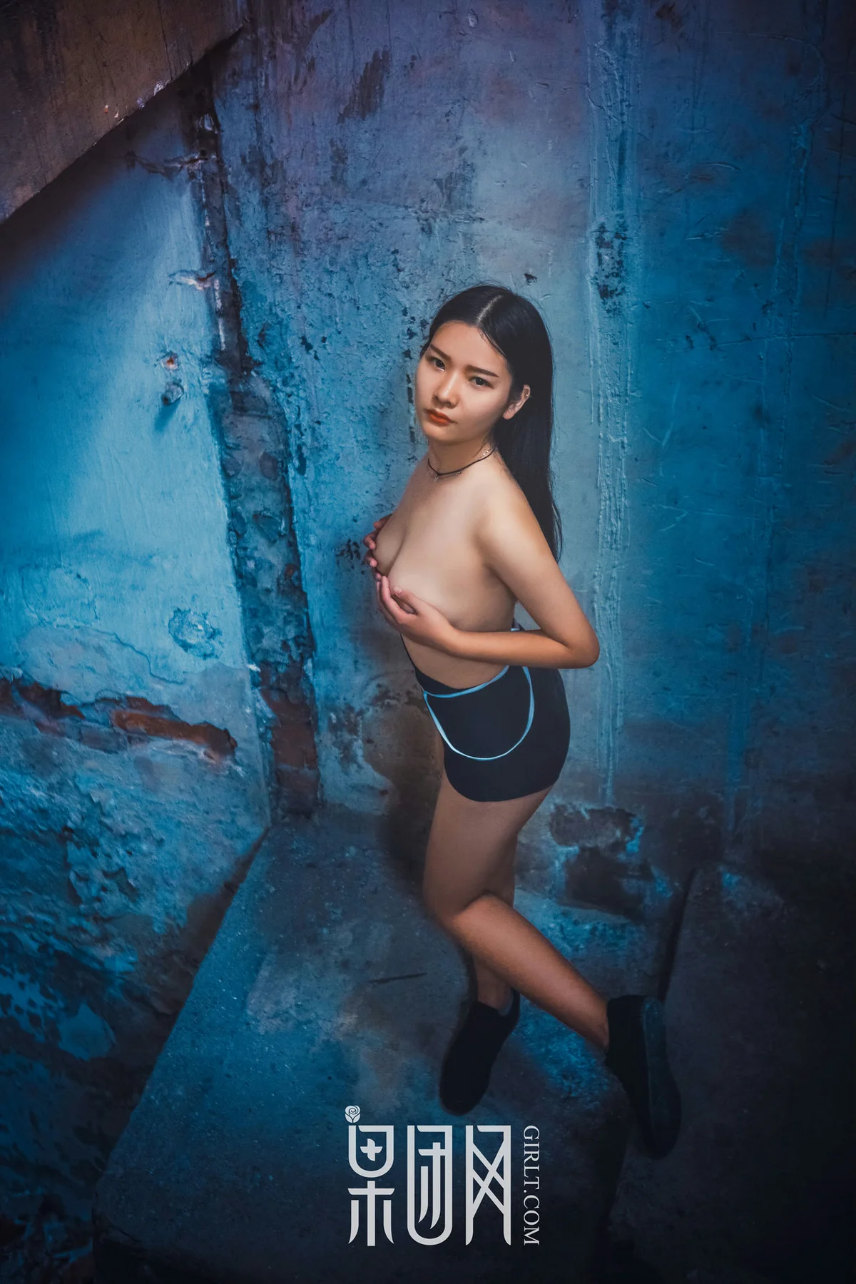 GIRLT 果团网 No.089 老房子的连体衣美女_独眼大脸猫 - 37