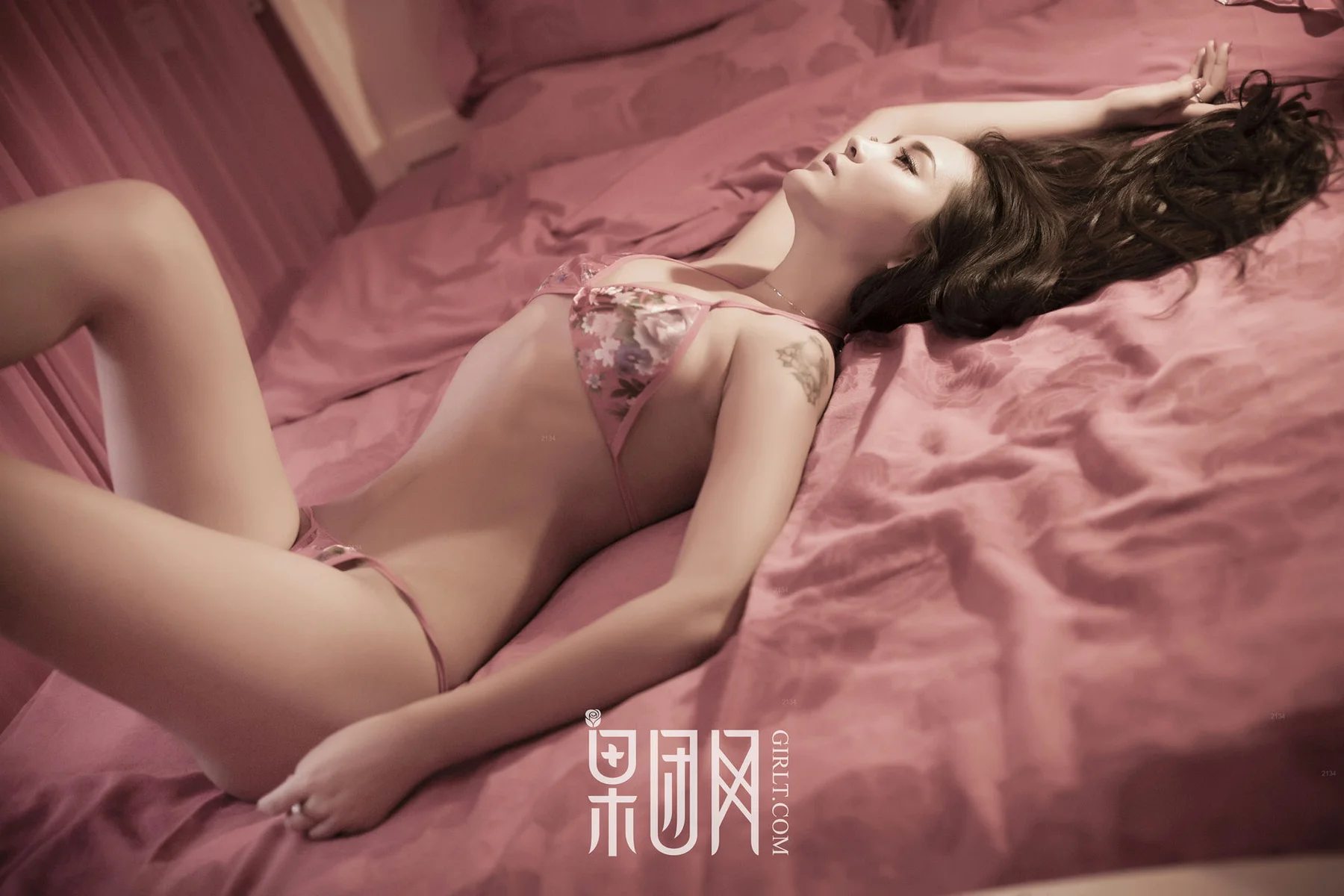 GIRLT 果团网 No.148 朱慕丰硕丝绸睡衣 - 48