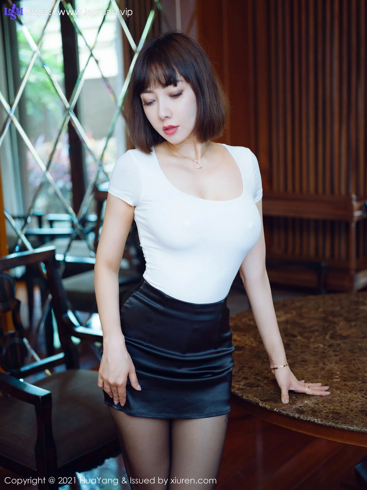 HuaYang 花漾show Vol.452 魅力皮裙 果儿Victoria 西双版纳旅拍 - 14