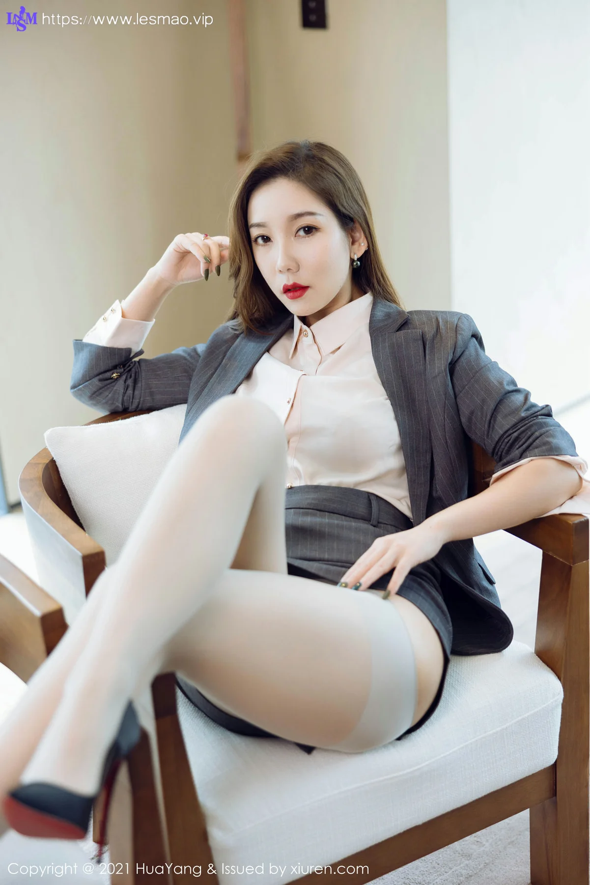 HuaYang 花漾show Vol.470 内衣丝袜 艾静香 成都旅拍 - 16