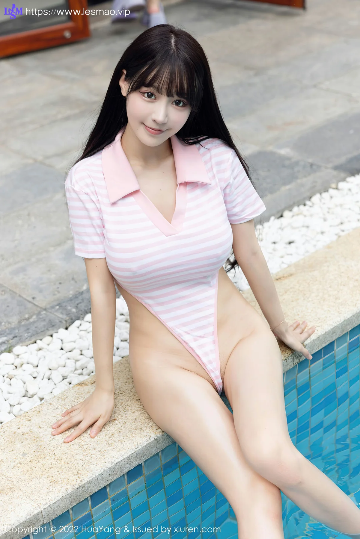 HuaYang 花漾show Vol.517  朱可儿Flora 高开叉服饰泳池场景拍摄1 - 14