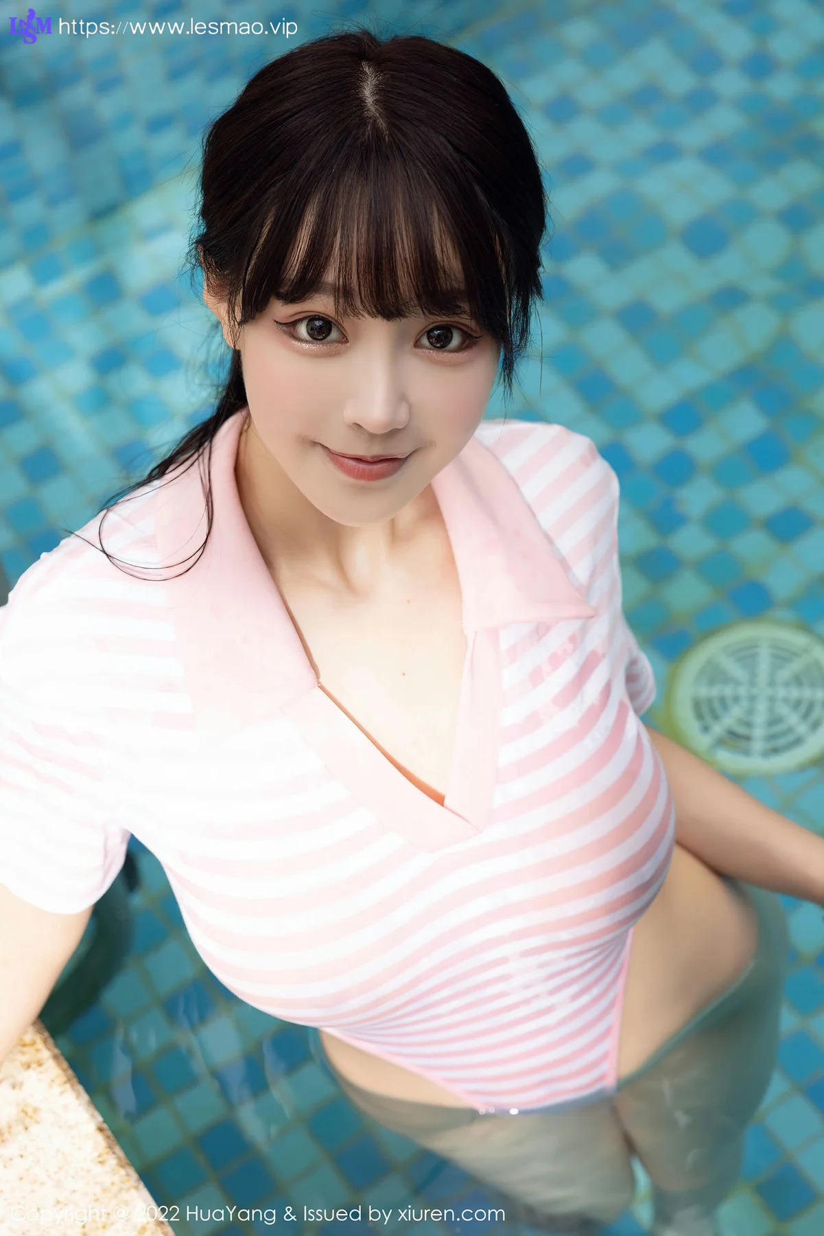 HuaYang 花漾show Vol.517  朱可儿Flora 高开叉服饰泳池场景拍摄1 - 24