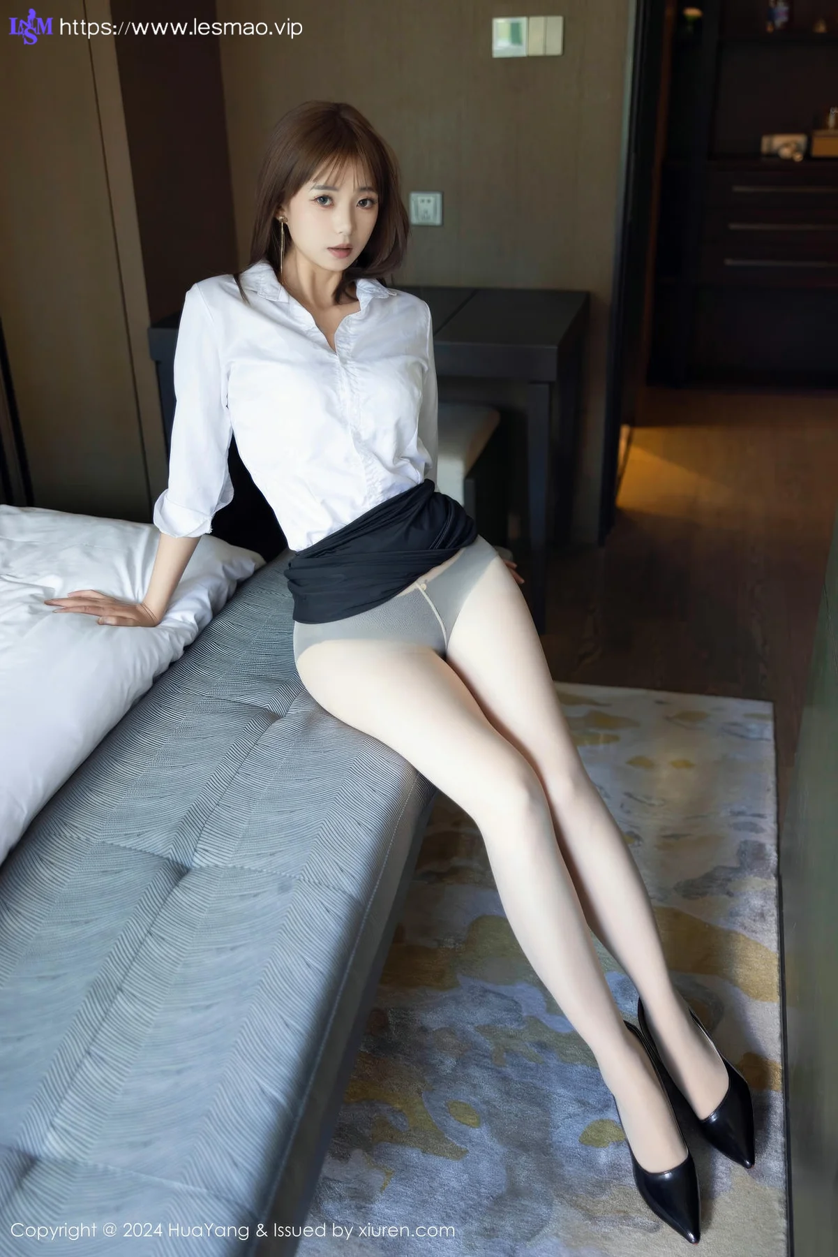 HuaYang 花漾show Vol.604 宋-KiKi 性感OL服饰性感写真 - 15