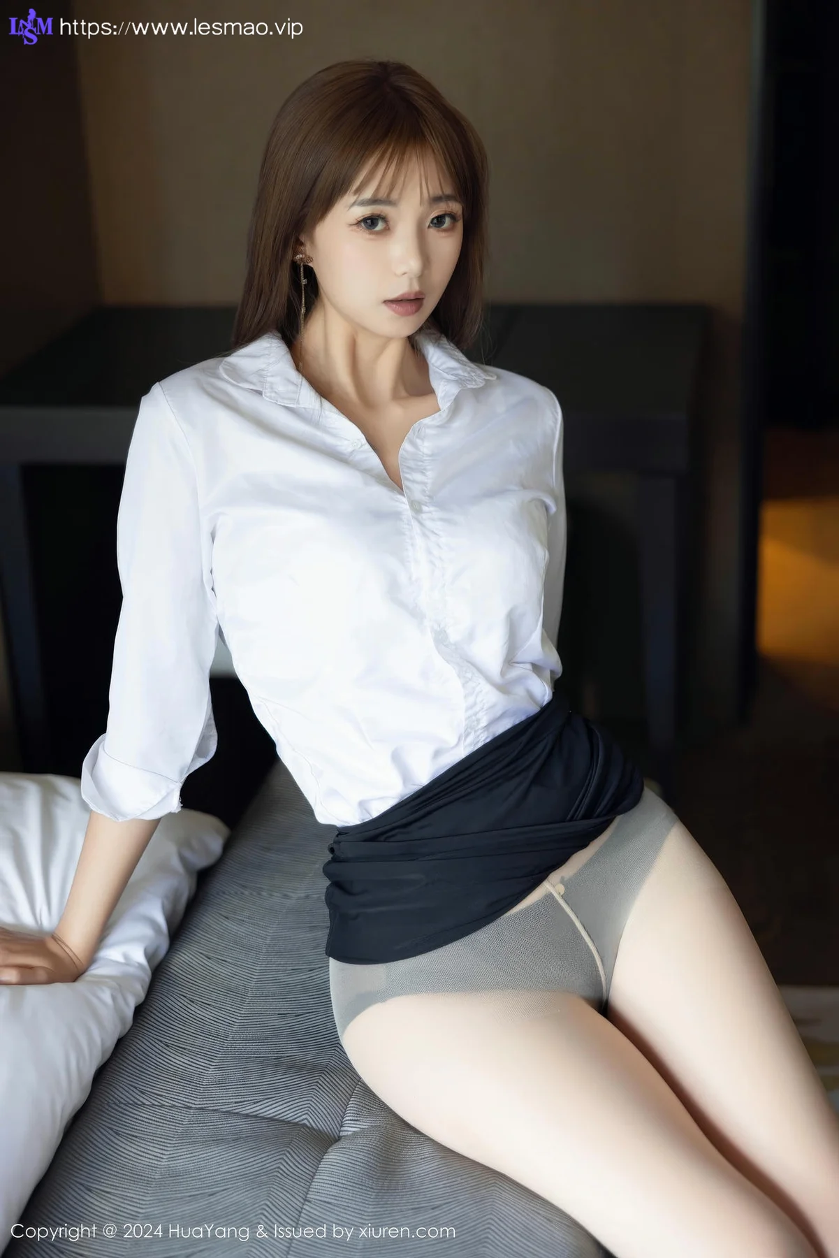 HuaYang 花漾show Vol.604 宋-KiKi 性感OL服饰性感写真 - 16