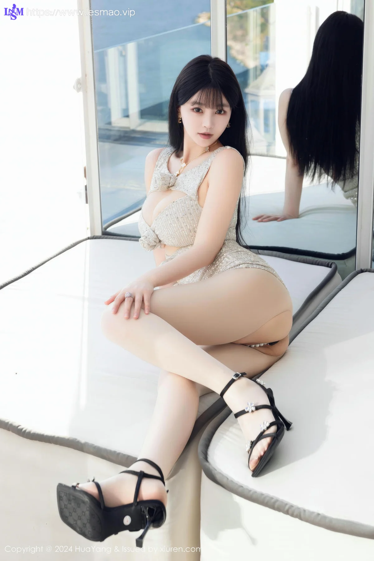 HuaYang 花漾show Vol.609 心上可Flora银色连衣短裙大理旅拍写真 - 22
