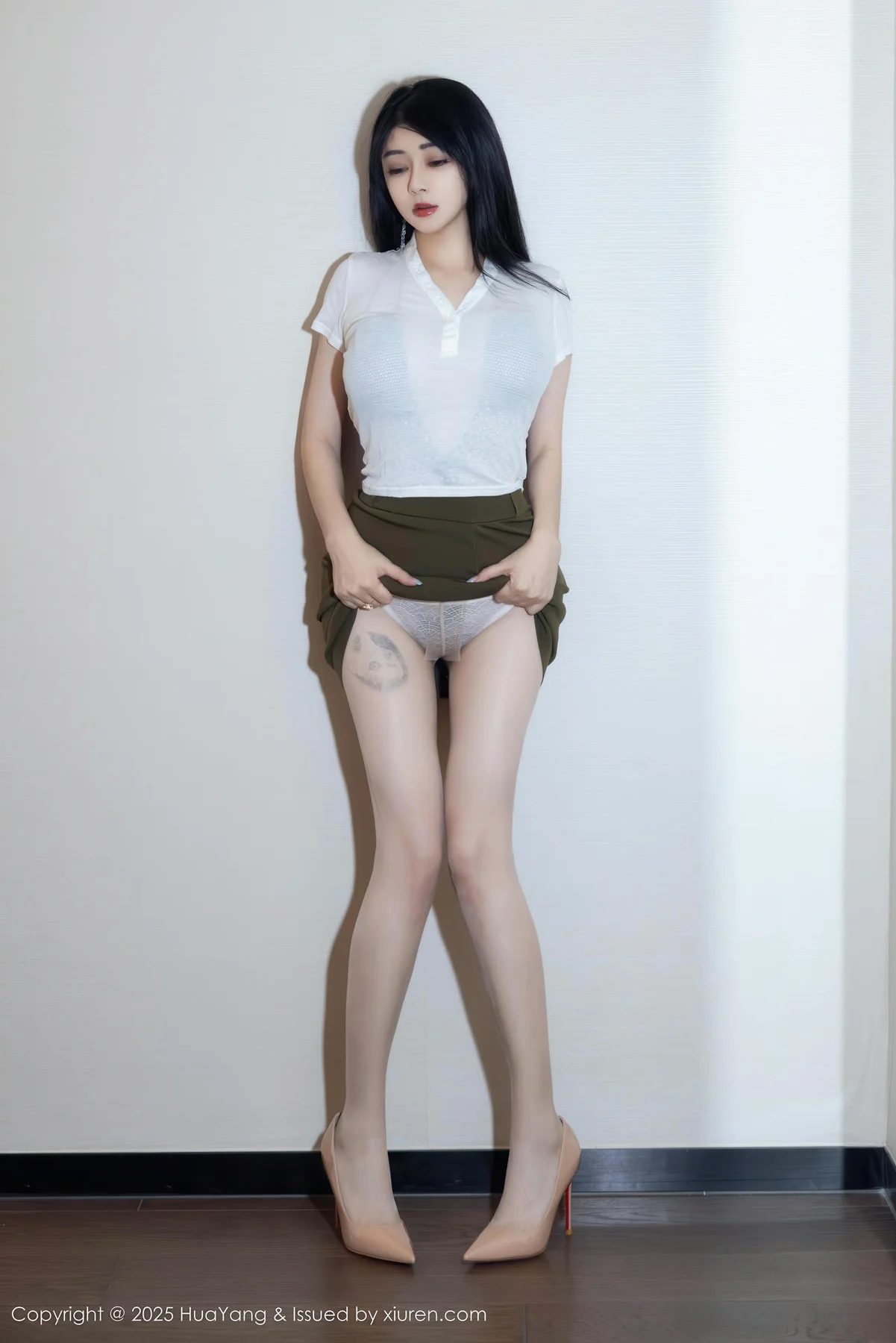 HuaYang 花漾show Vol.647 凯竹Quinn 性感白色T恤丝袜 - 4