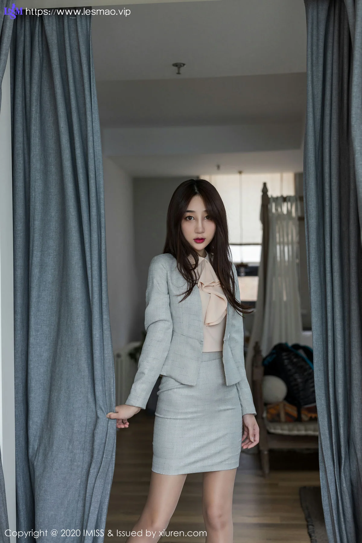 IMiss 爱蜜社 Vol.435 秘书职业装 小九月 性感写真 - 11