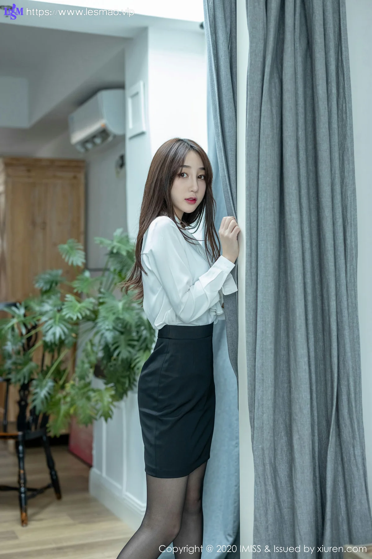 IMiss 爱蜜社 Vol.437 诱人OL丝袜美足 小九月 性感写真 - 16