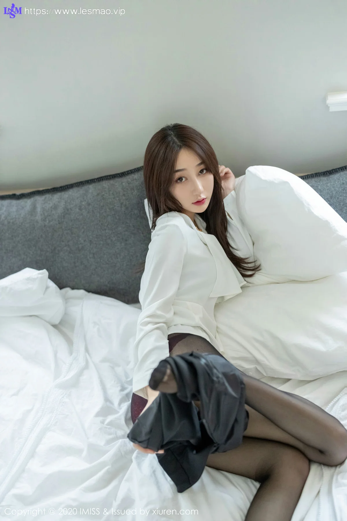 IMiss 爱蜜社 Vol.437 诱人OL丝袜美足 小九月 性感写真 - 41