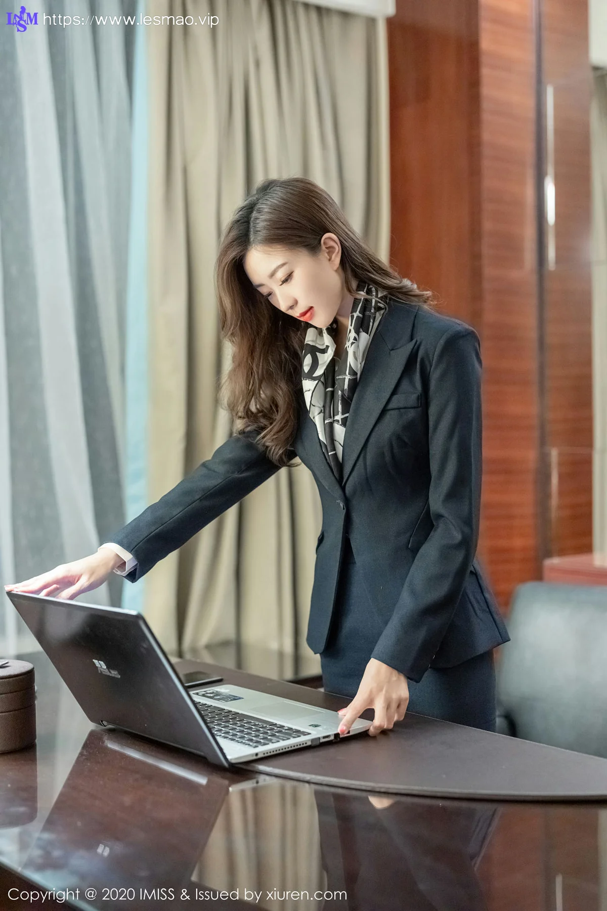 IMiss 爱蜜社 Vol.444 职业ol写真 杨紫嫣Cynthia - 1