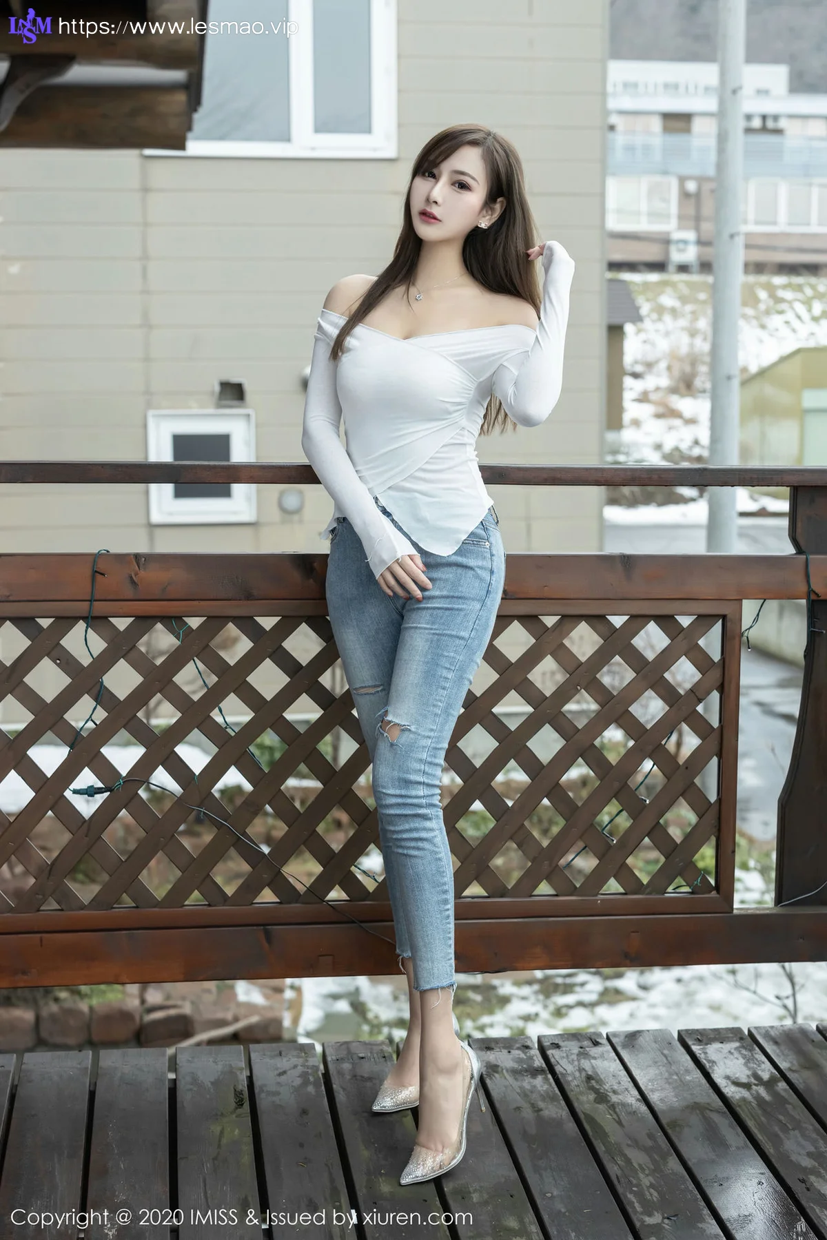 IMiss 爱蜜社 Vol.452 Lavinia肉肉 朦胧丝袜北海道旅拍写真 - 17
