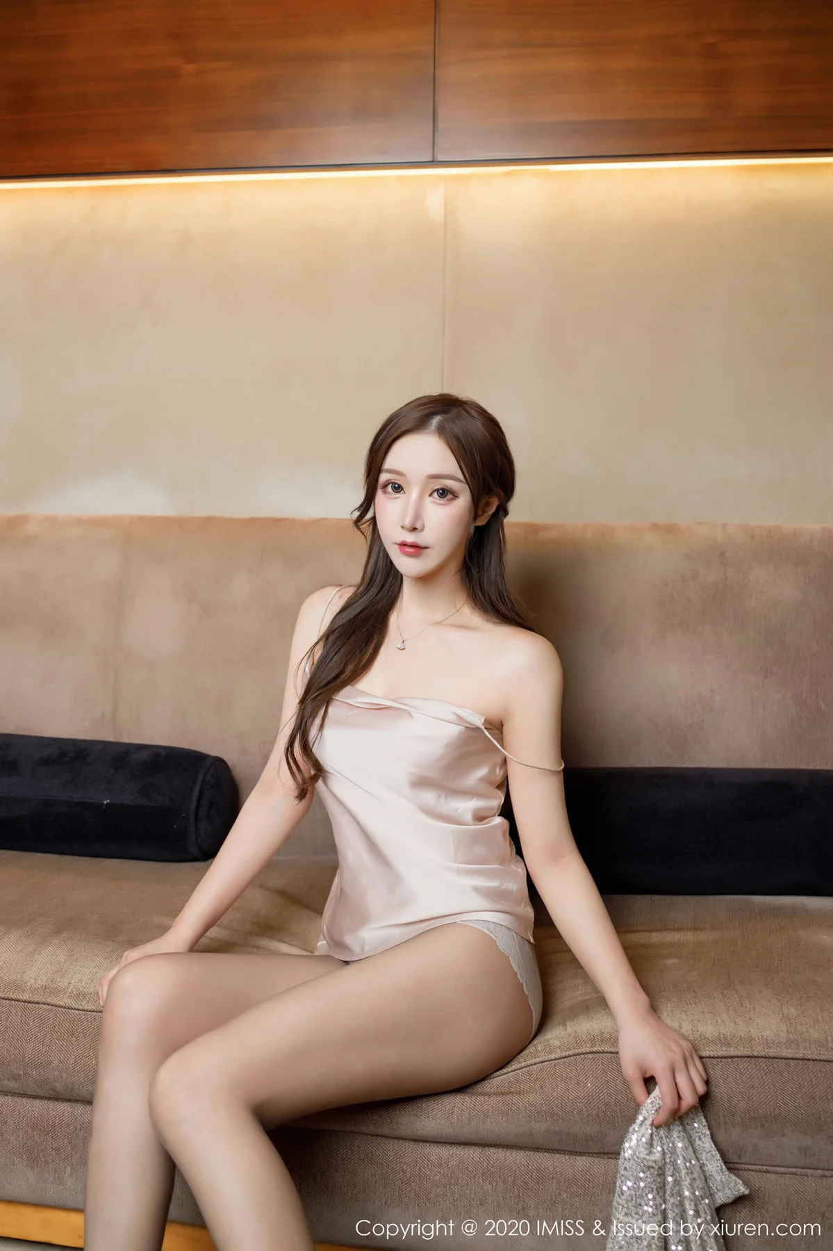 IMiss 爱蜜社 Vol.465 indaLinda 吊裙与朦胧丝袜最新性感写真 - 29