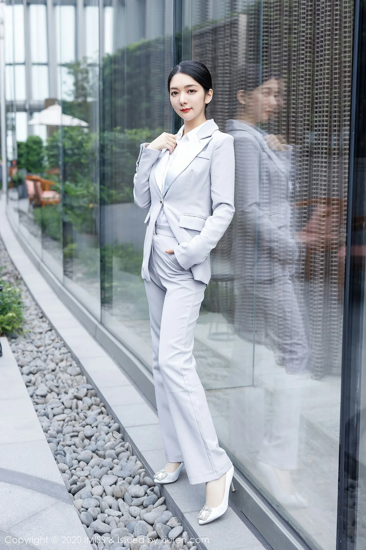 IMiss 爱蜜社 Vol.483 娇躯妩媚 小热巴 西装制服 - 46