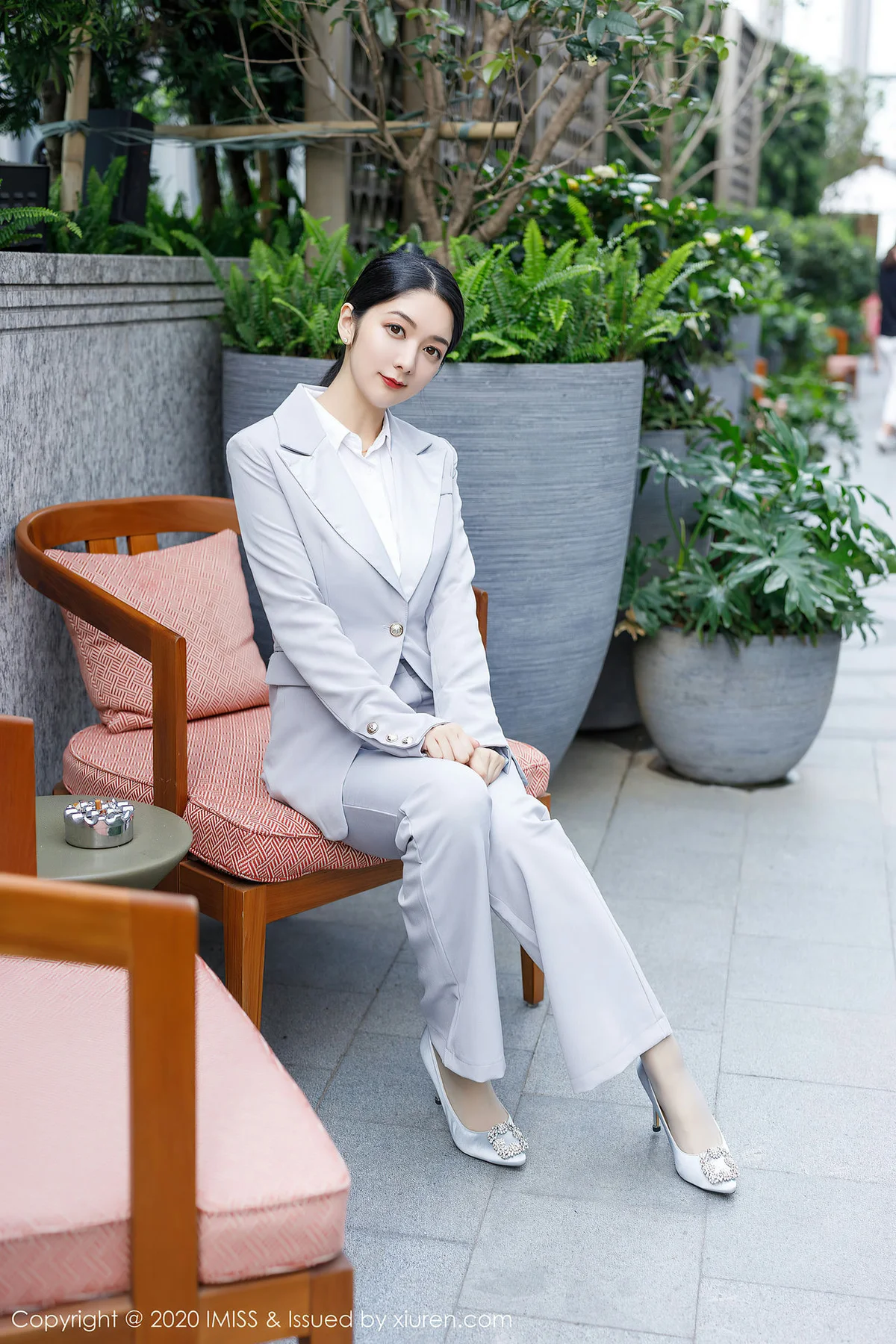 IMiss 爱蜜社 Vol.483 娇躯妩媚 小热巴 西装制服 - 50