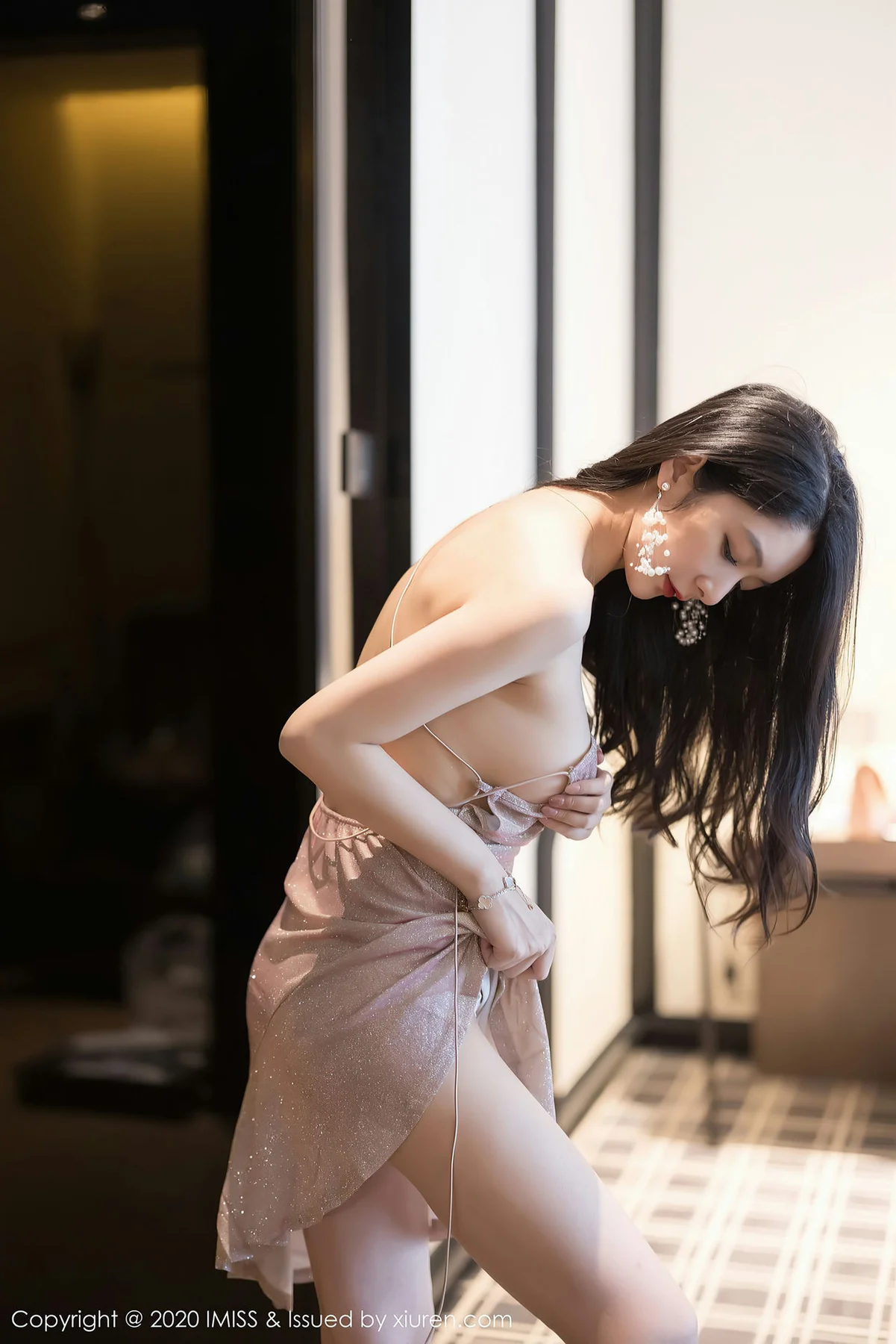 IMiss 爱蜜社 Vol.511 性感吊裙美腿 小热巴 - 22