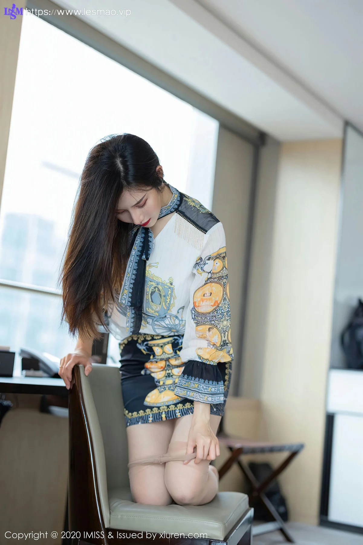 IMiss 爱蜜社 Vol.525 vanessa 丝袜美腿写真肤白如玉 - 26