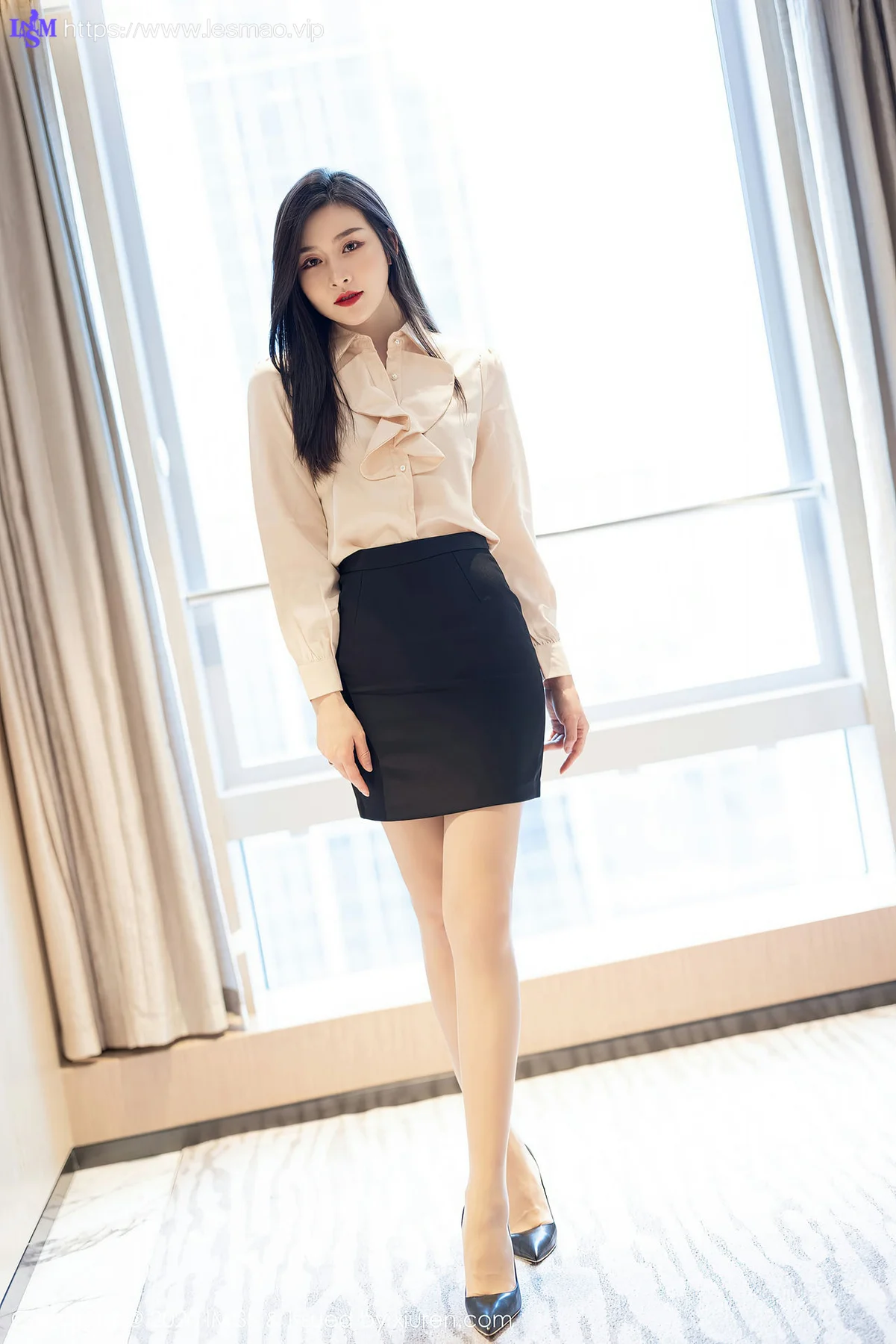 IMiss 爱蜜社 Vol.528 vanessa 经典职场制服娇媚容颜 - 1