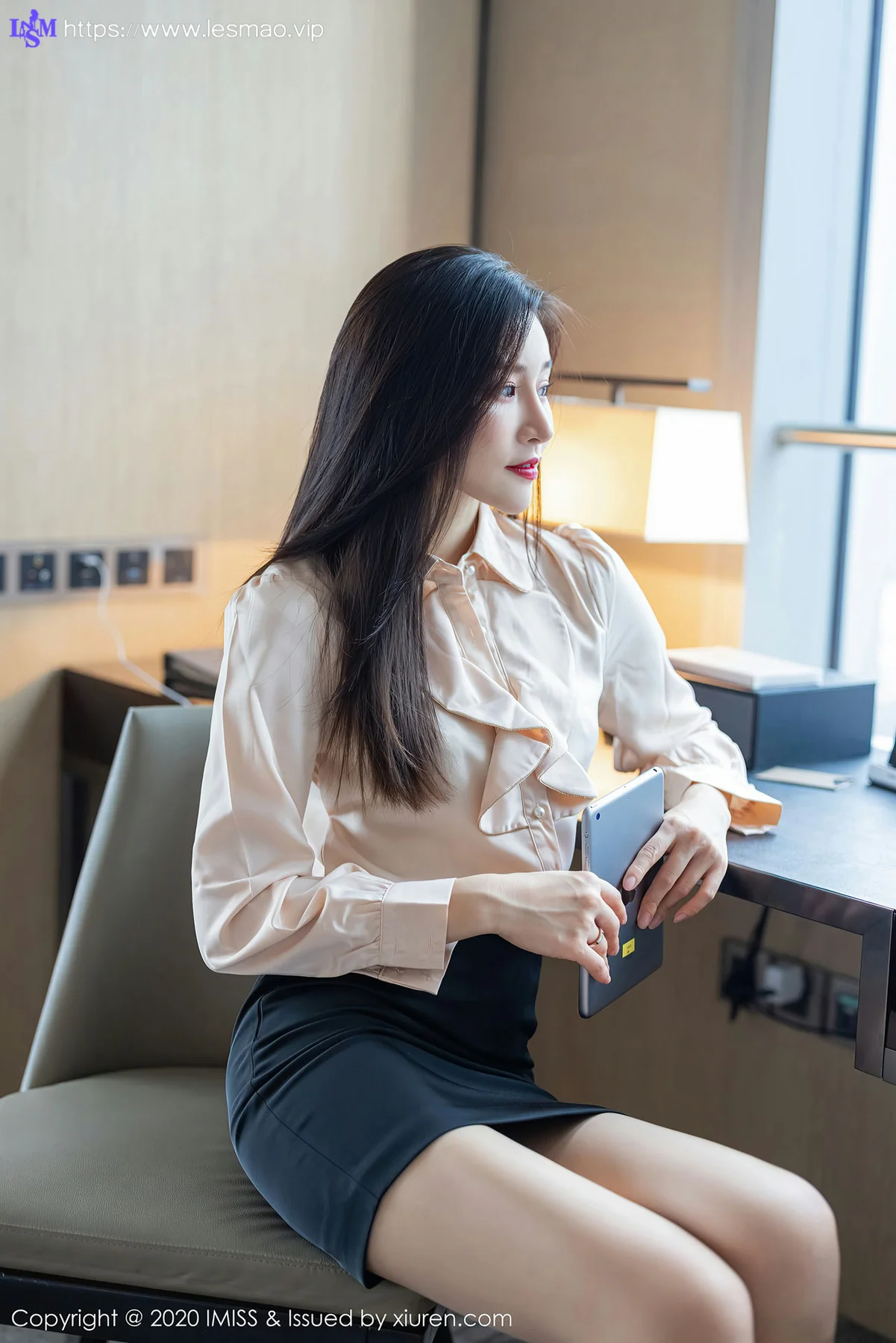 IMiss 爱蜜社 Vol.528 vanessa 经典职场制服娇媚容颜 - 6