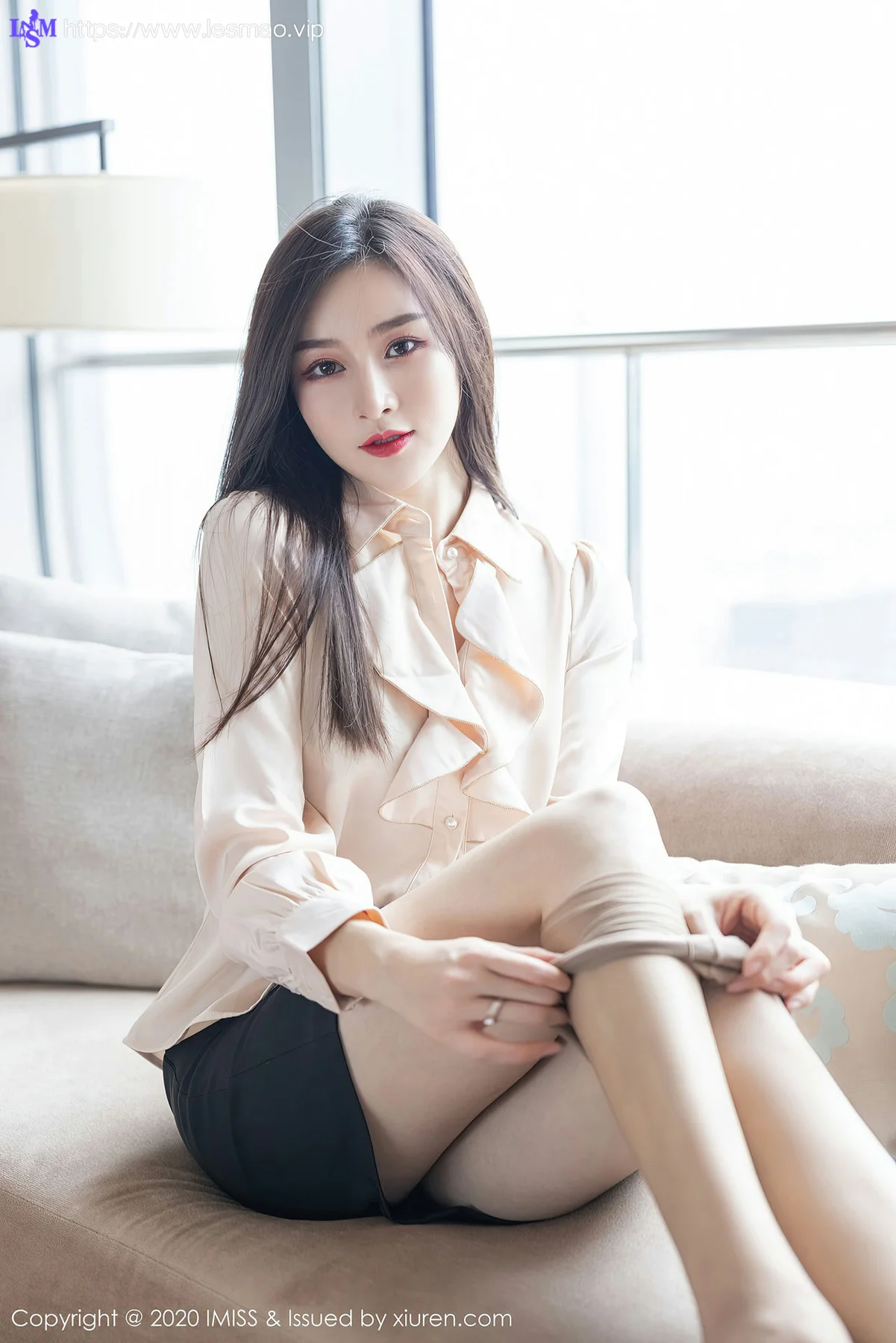 IMiss 爱蜜社 Vol.528 vanessa 经典职场制服娇媚容颜 - 36