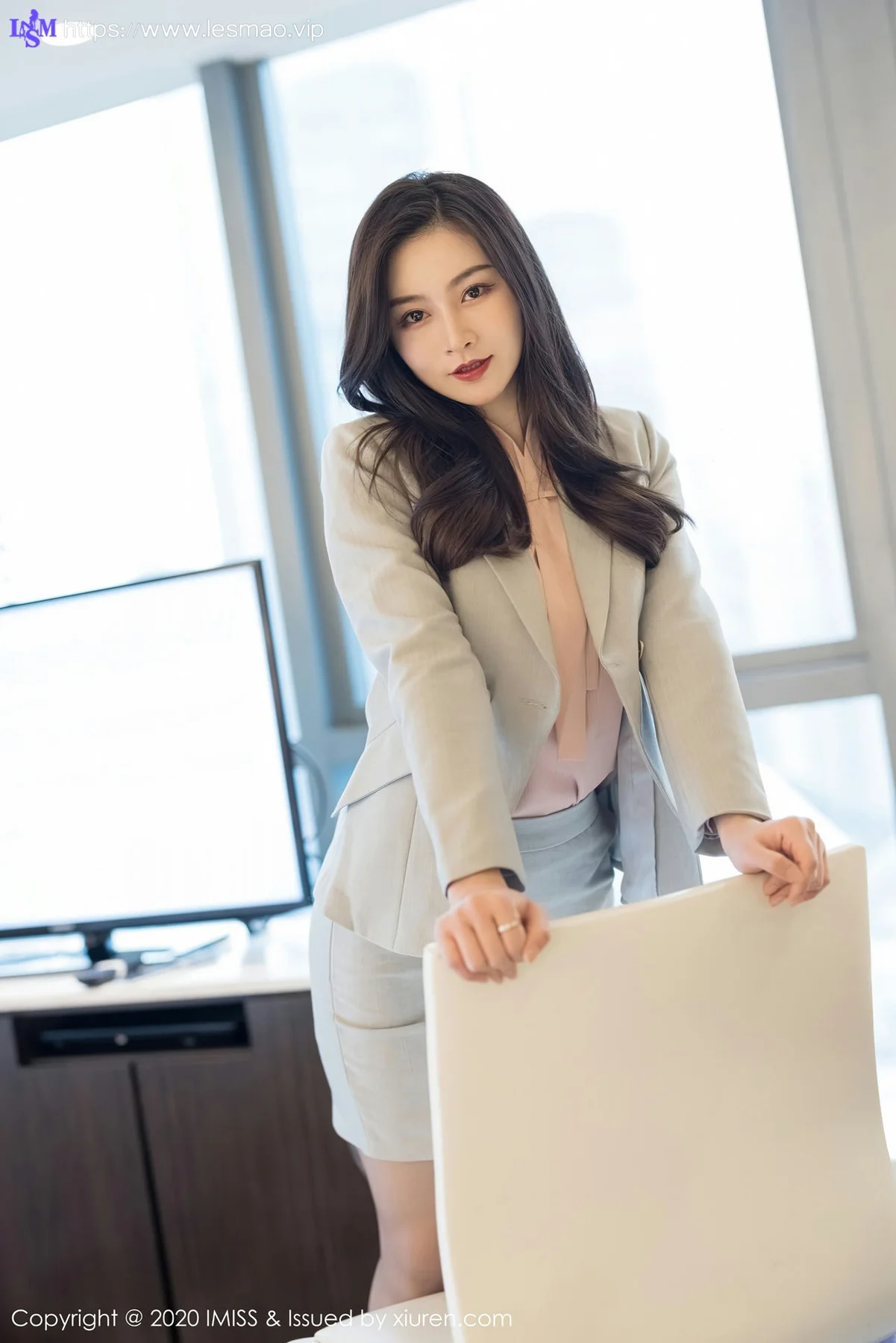 IMiss 爱蜜社 Vol.538 性感ol制服写真 Vanessa - 13