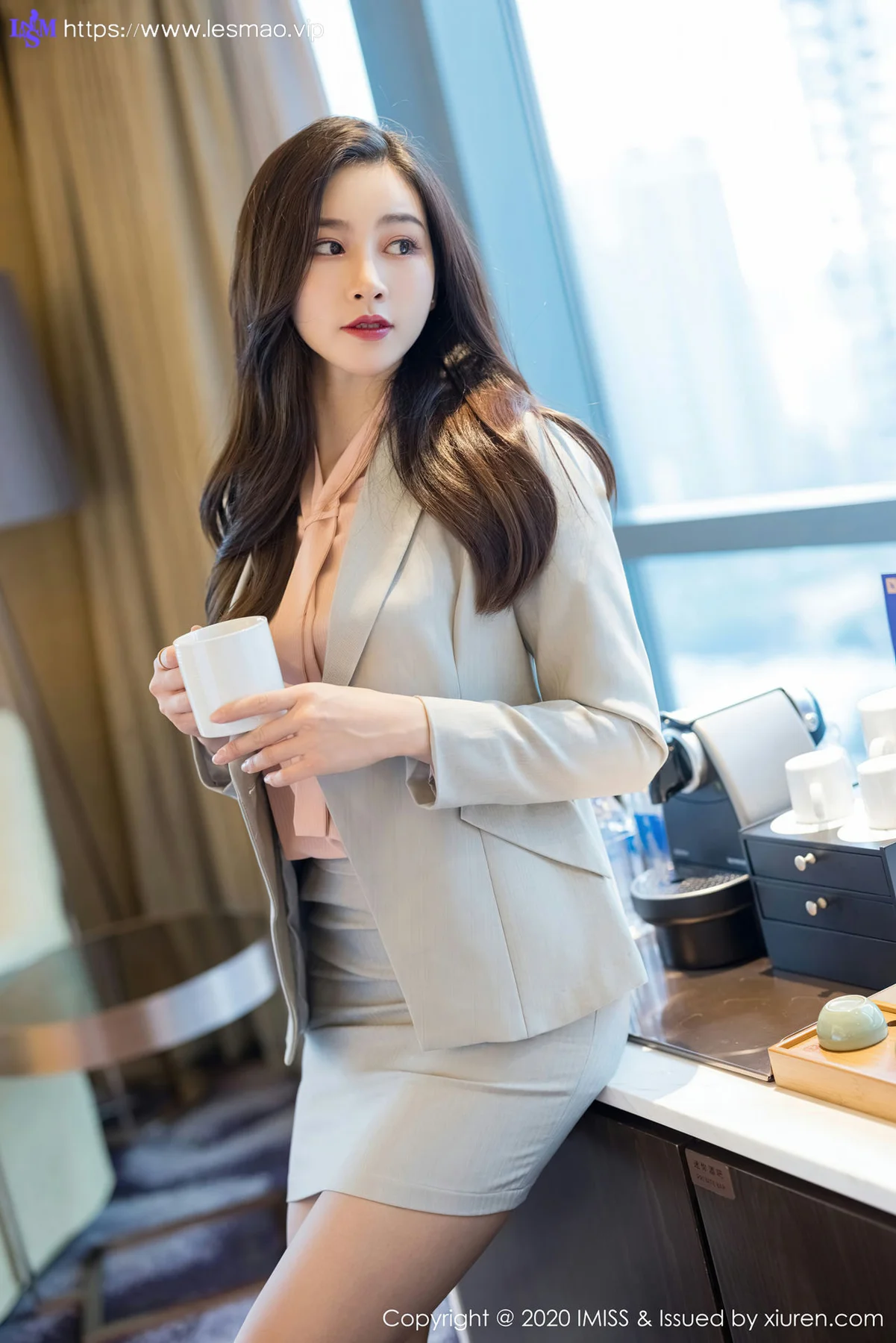 IMiss 爱蜜社 Vol.538 性感ol制服写真 Vanessa - 17