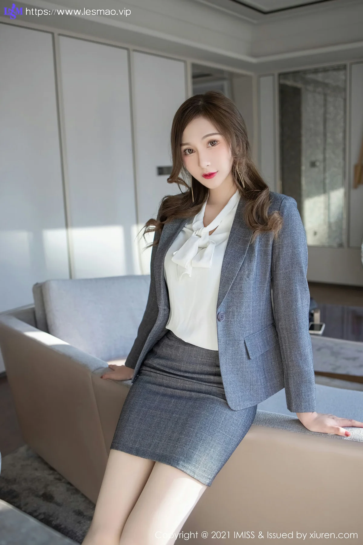 IMiss 爱蜜社 Vol.548 肉肉 秘书ol制服 - 14
