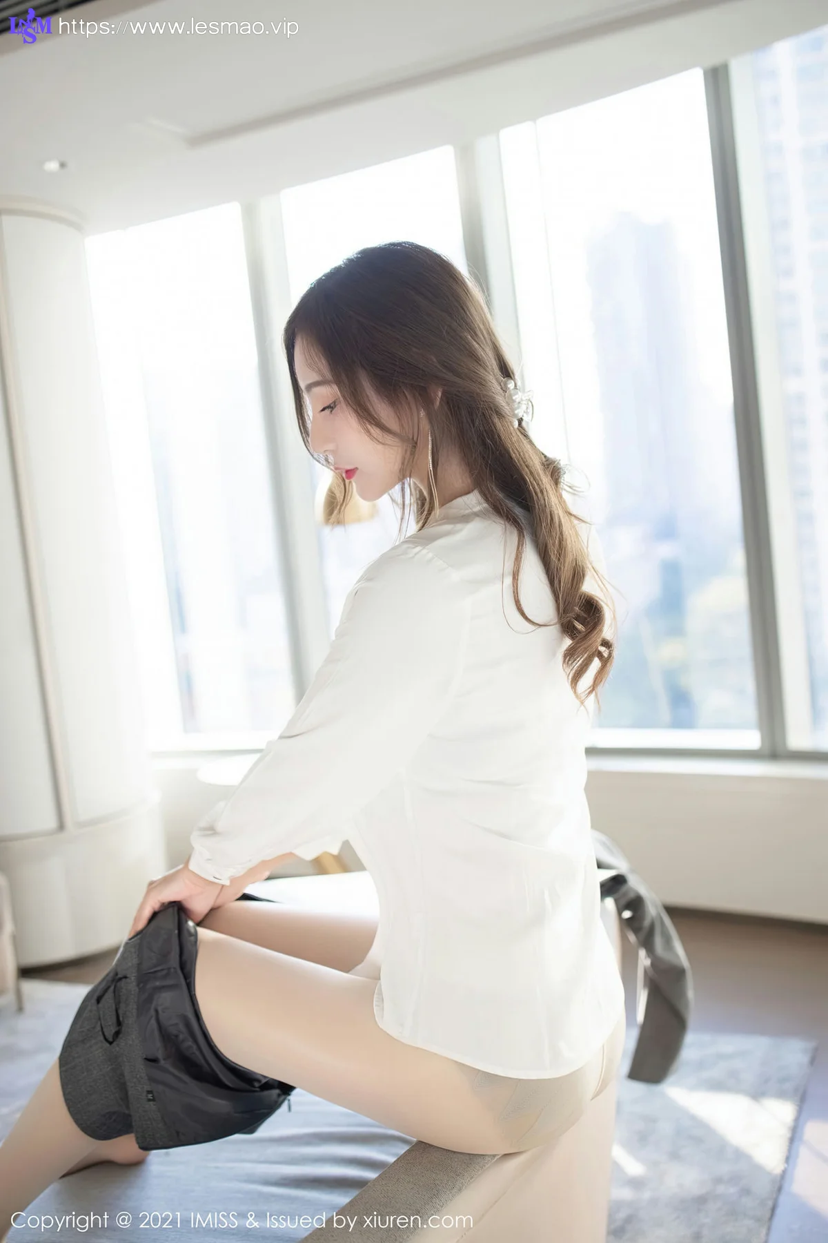 IMiss 爱蜜社 Vol.548 肉肉 秘书ol制服 - 29