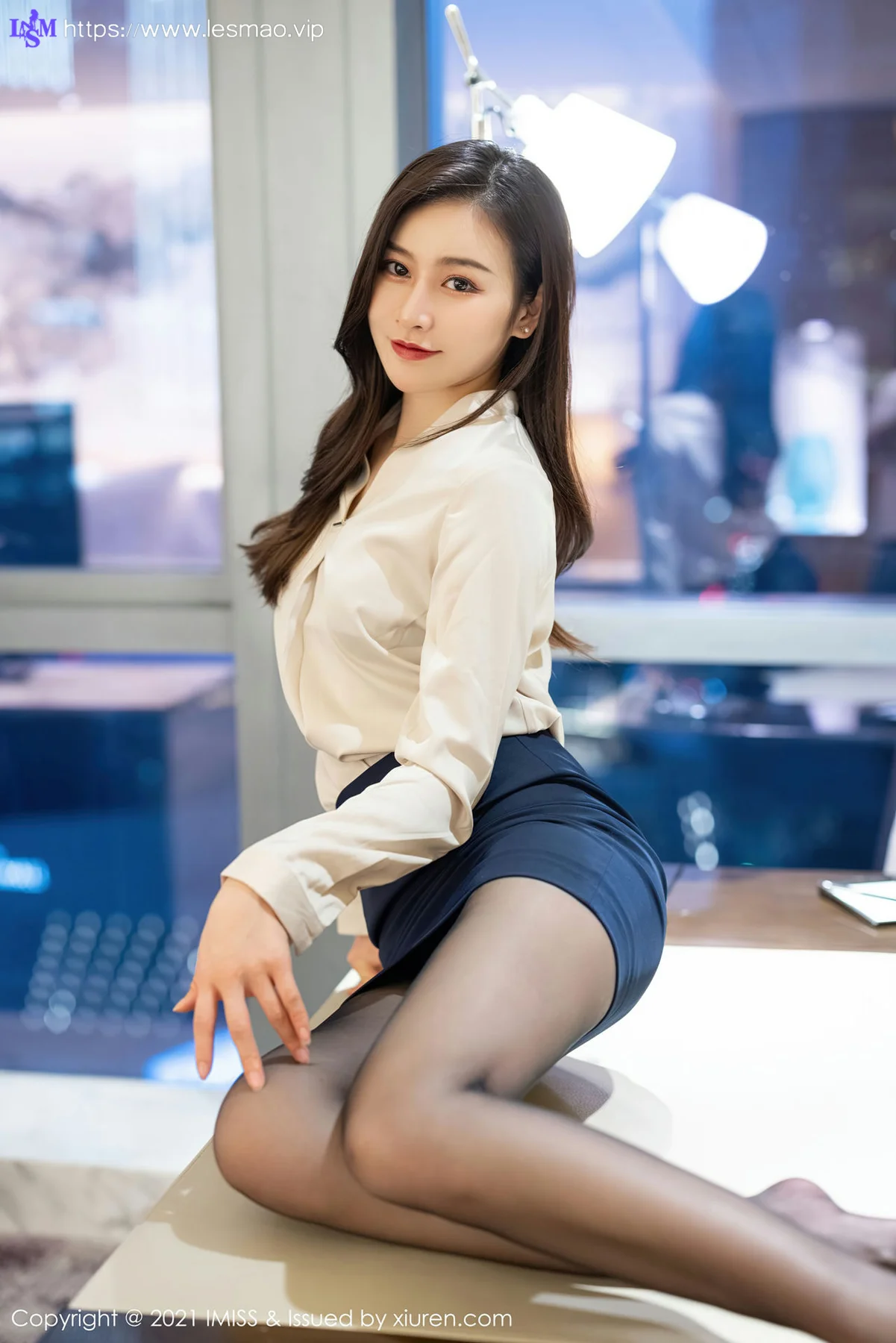 IMiss 爱蜜社 Vol.549 典雅职业装 Vanessa - 25