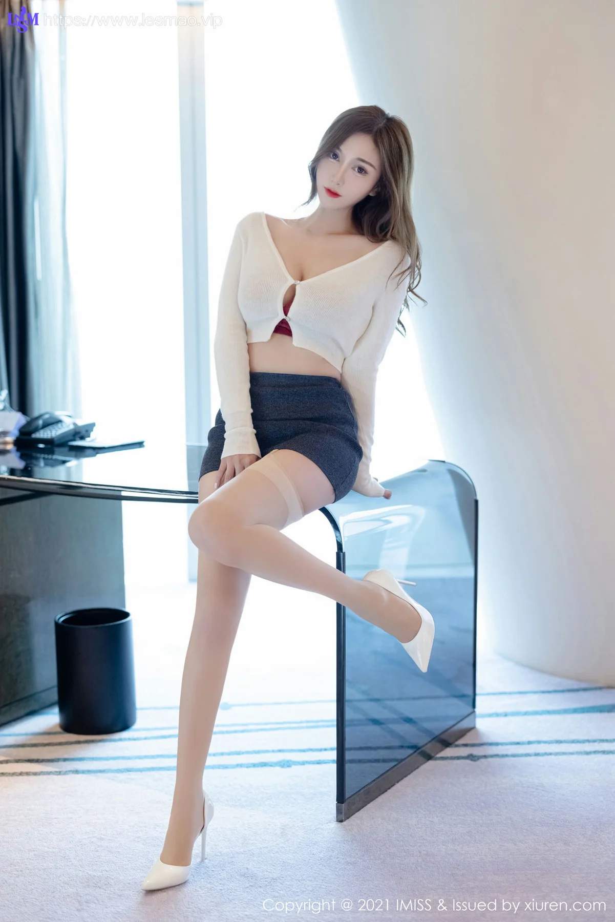 IMiss 爱蜜社 Vol.555 娇艳俏丽 lavinia肉肉 淡雅都市ol - 28
