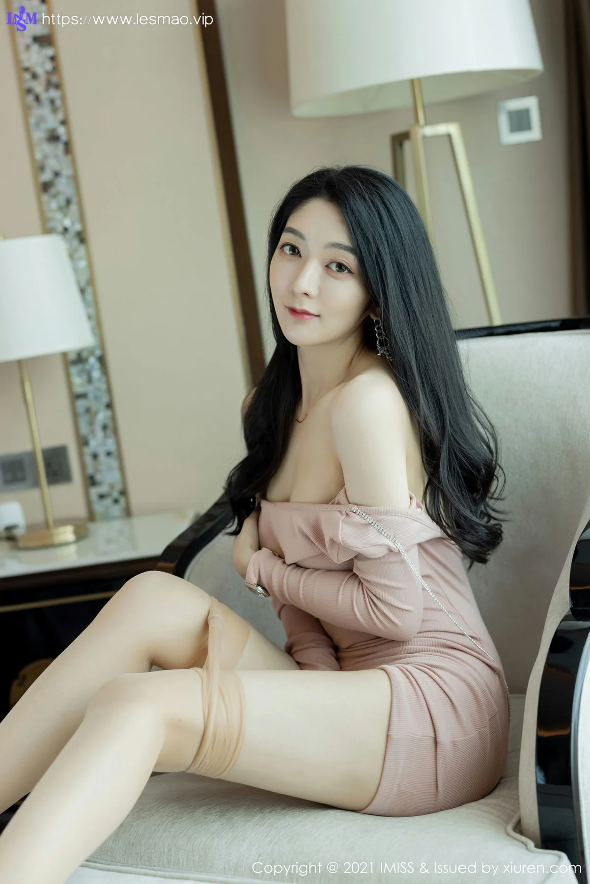 IMiss 爱蜜社 Vol.564 性感魅力外拍 Angela小热巴 性感写真 - 35