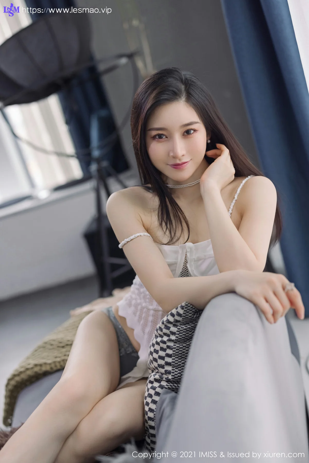 IMiss 爱蜜社 Vol.569 气质美女 Vanessa 时尚动人的街拍 - 42