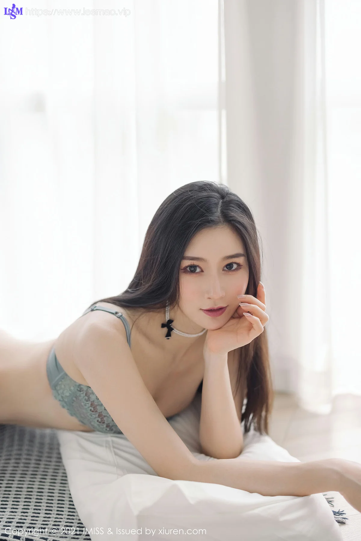IMiss 爱蜜社 Vol.569 气质美女 Vanessa 时尚动人的街拍 - 49