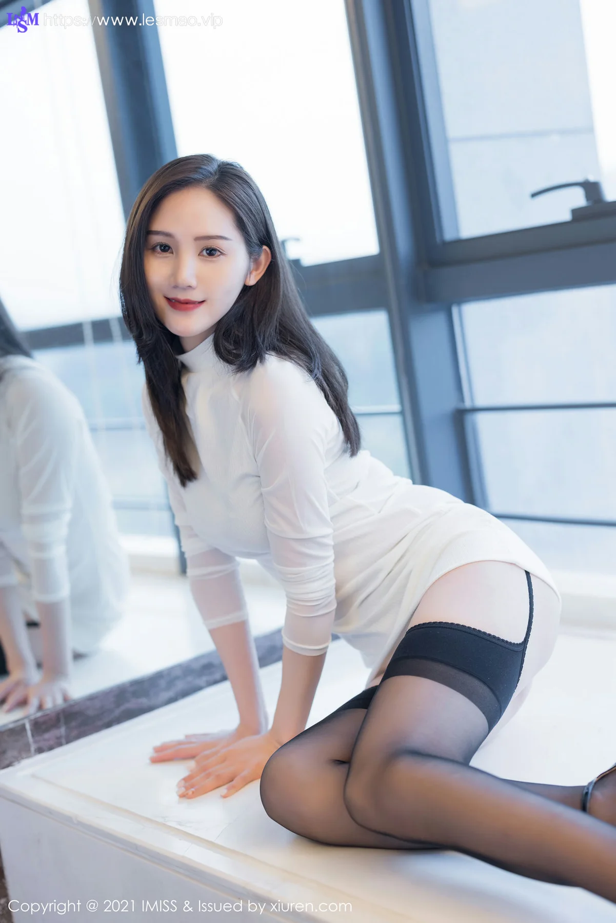 IMiss 爱蜜社 Vol.584 极致黑丝美腿系列 SISY思 性感写真 - 31