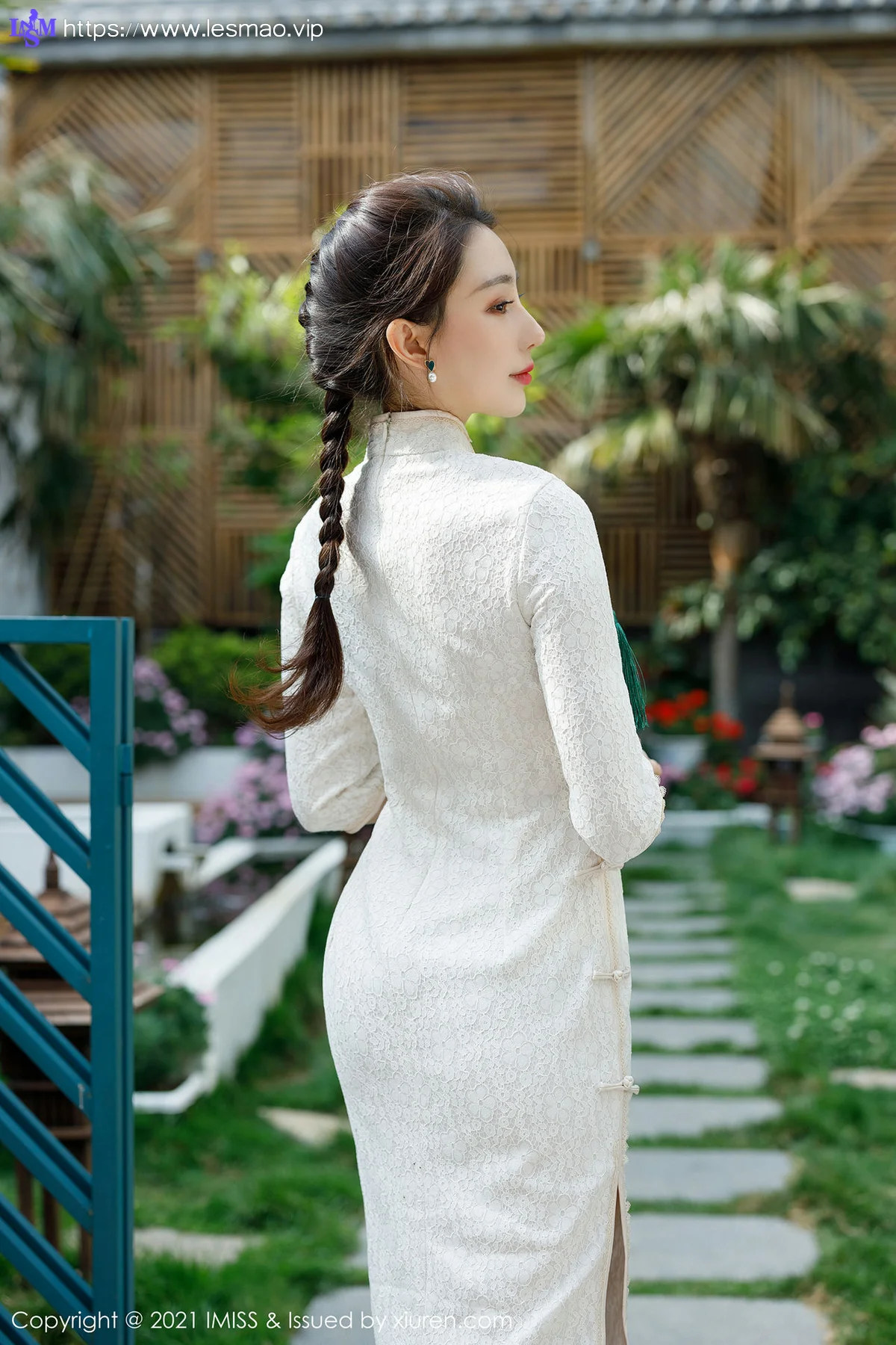 IMiss 爱蜜社 Vol.586 街拍系列 Lynn刘奕宁 性感写真 - 17