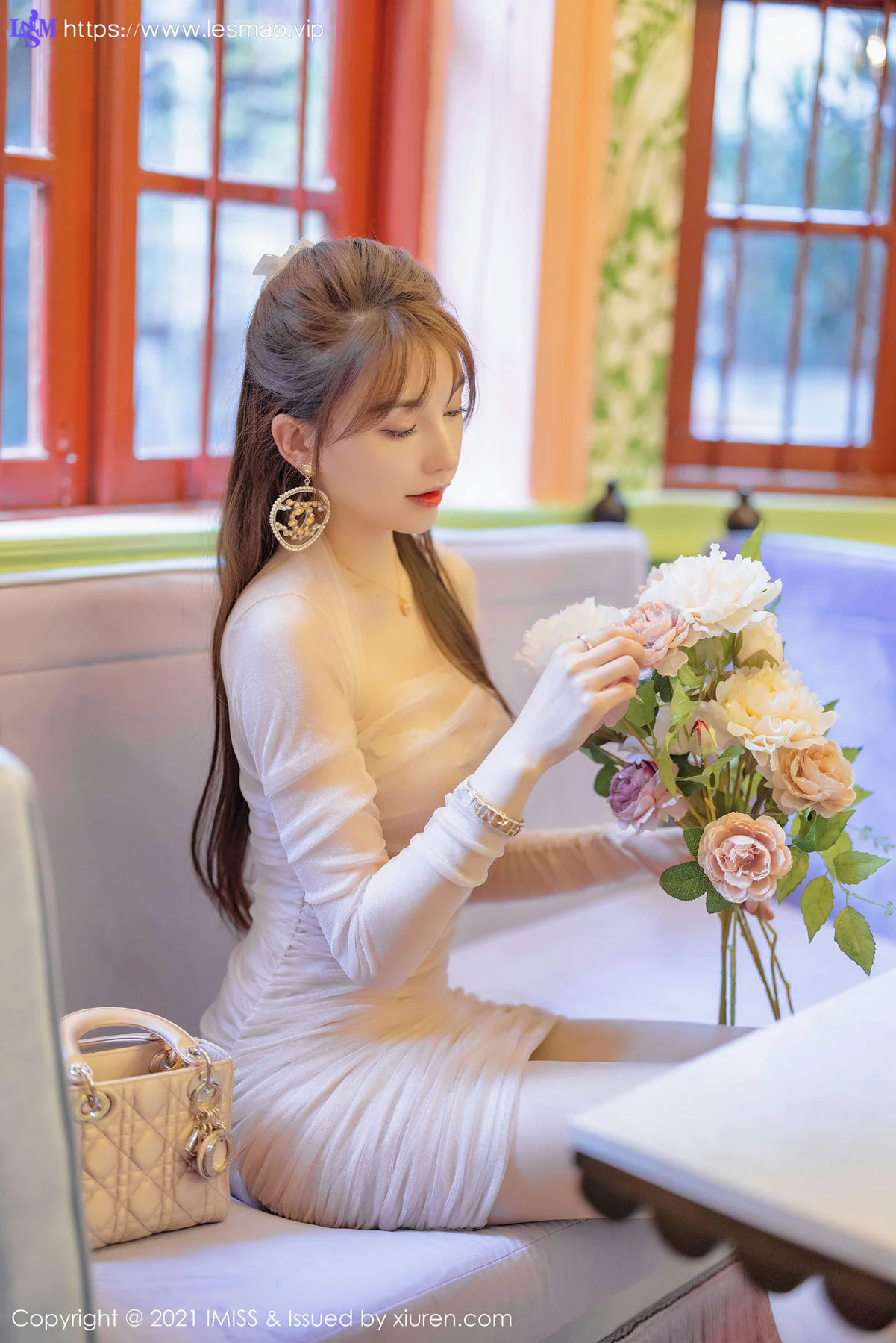 IMiss 爱蜜社 Vol.586 街拍系列 Lynn刘奕宁 性感写真 - 28